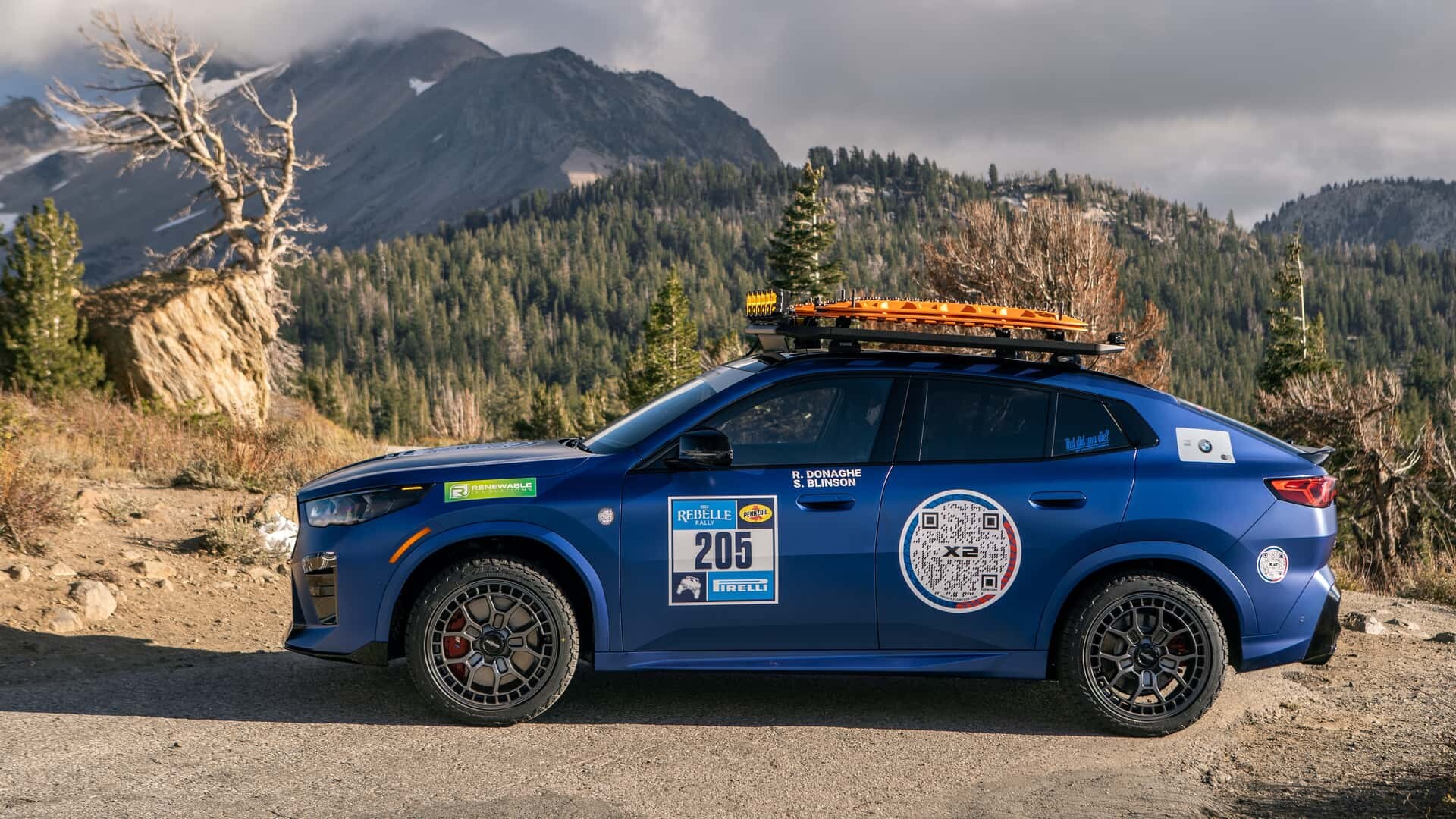BMW X2 M35i 2024: ne le za gladke ceste, temveč izzive terena na Rebelle Rally