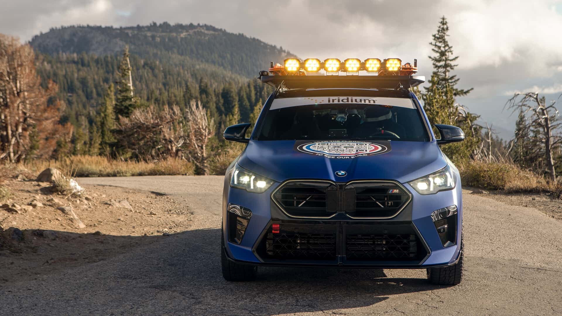 BMW X2 M35i 2024: ne le za gladke ceste, temveč izzive terena na Rebelle Rally