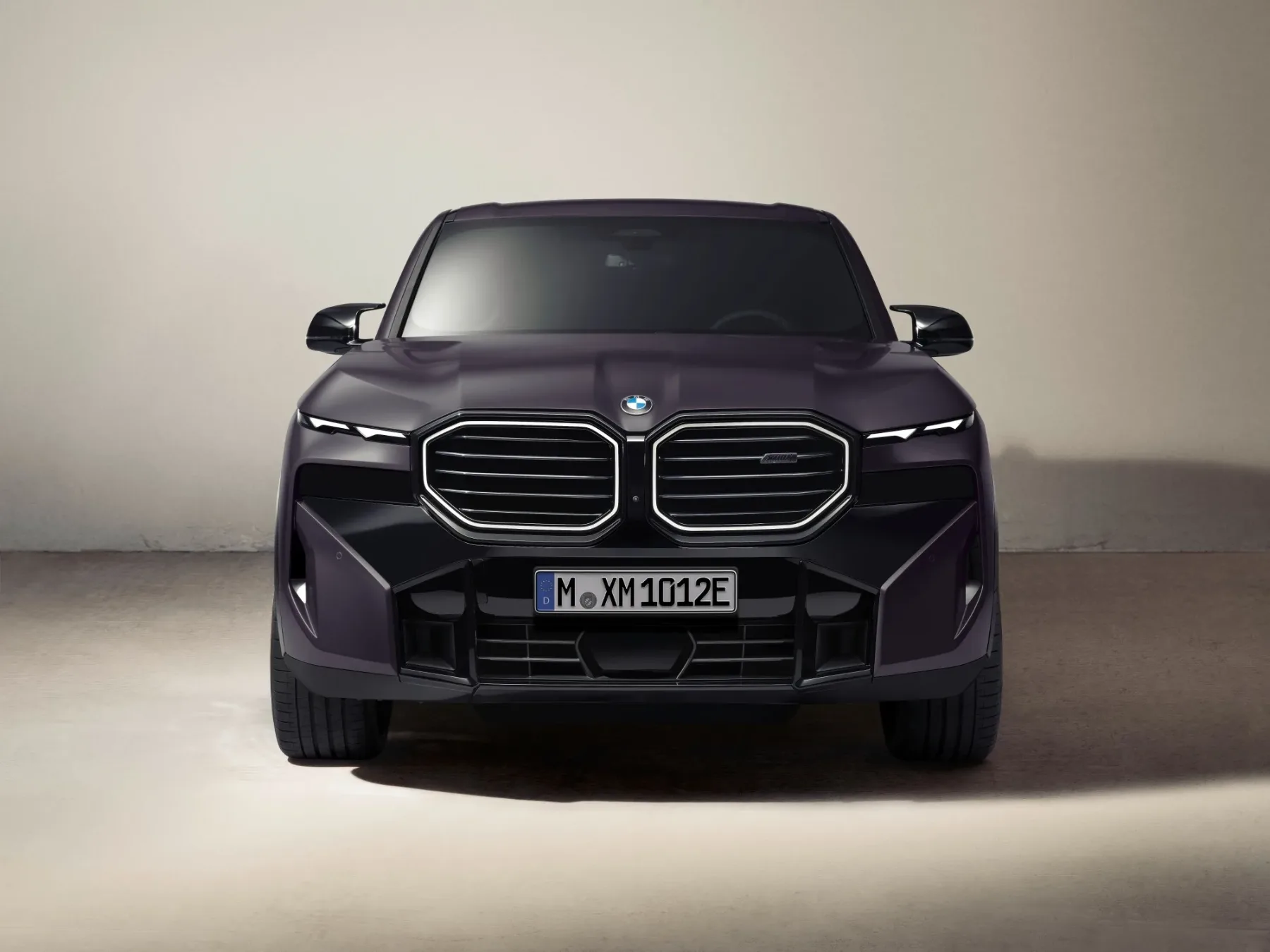 BMW XM by Kith: Ko se prestiž sreča z ulično modo v omejeni seriji 47 vozil