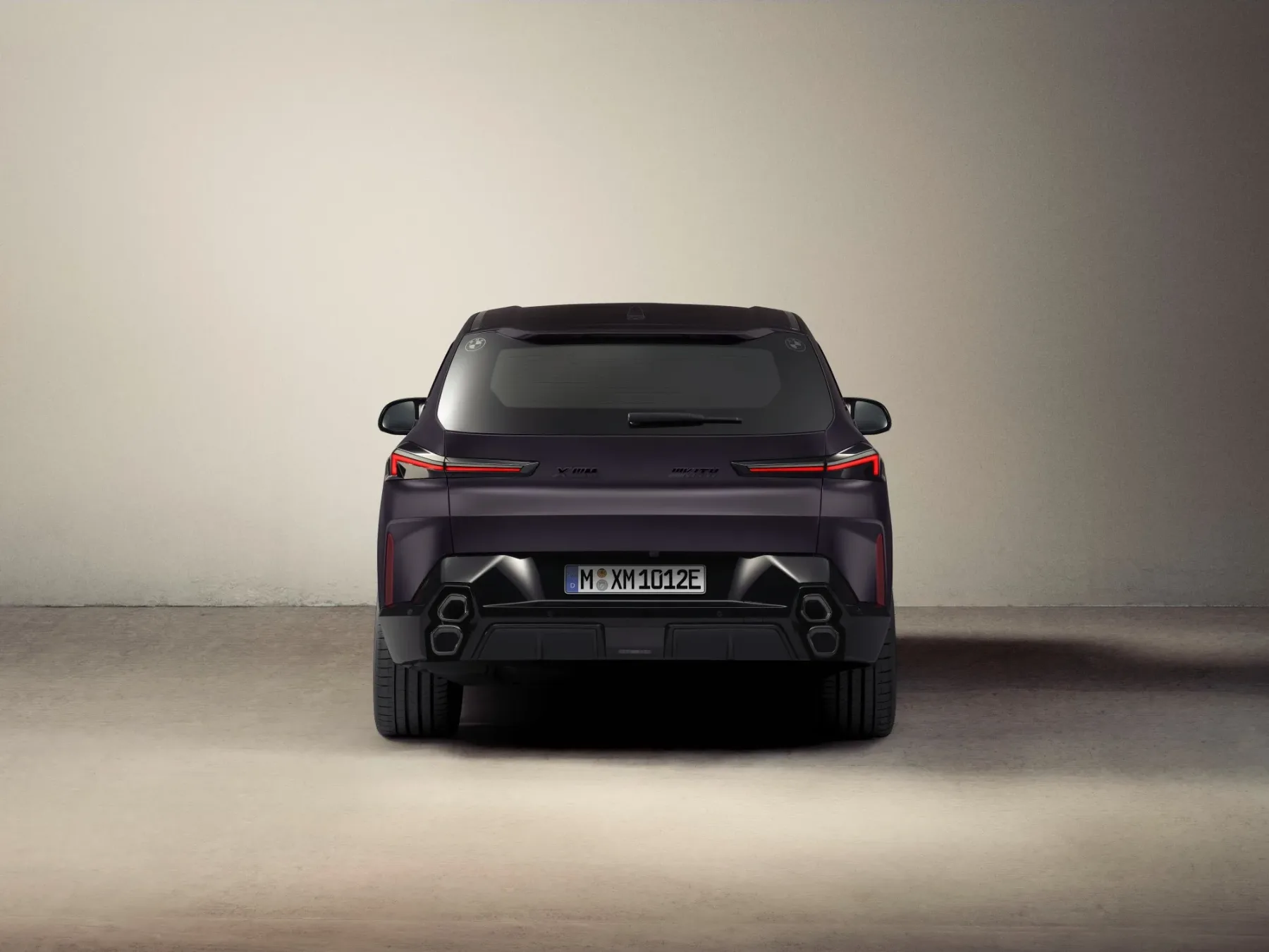 BMW XM by Kith: Ko se prestiž sreča z ulično modo v omejeni seriji 47 vozil