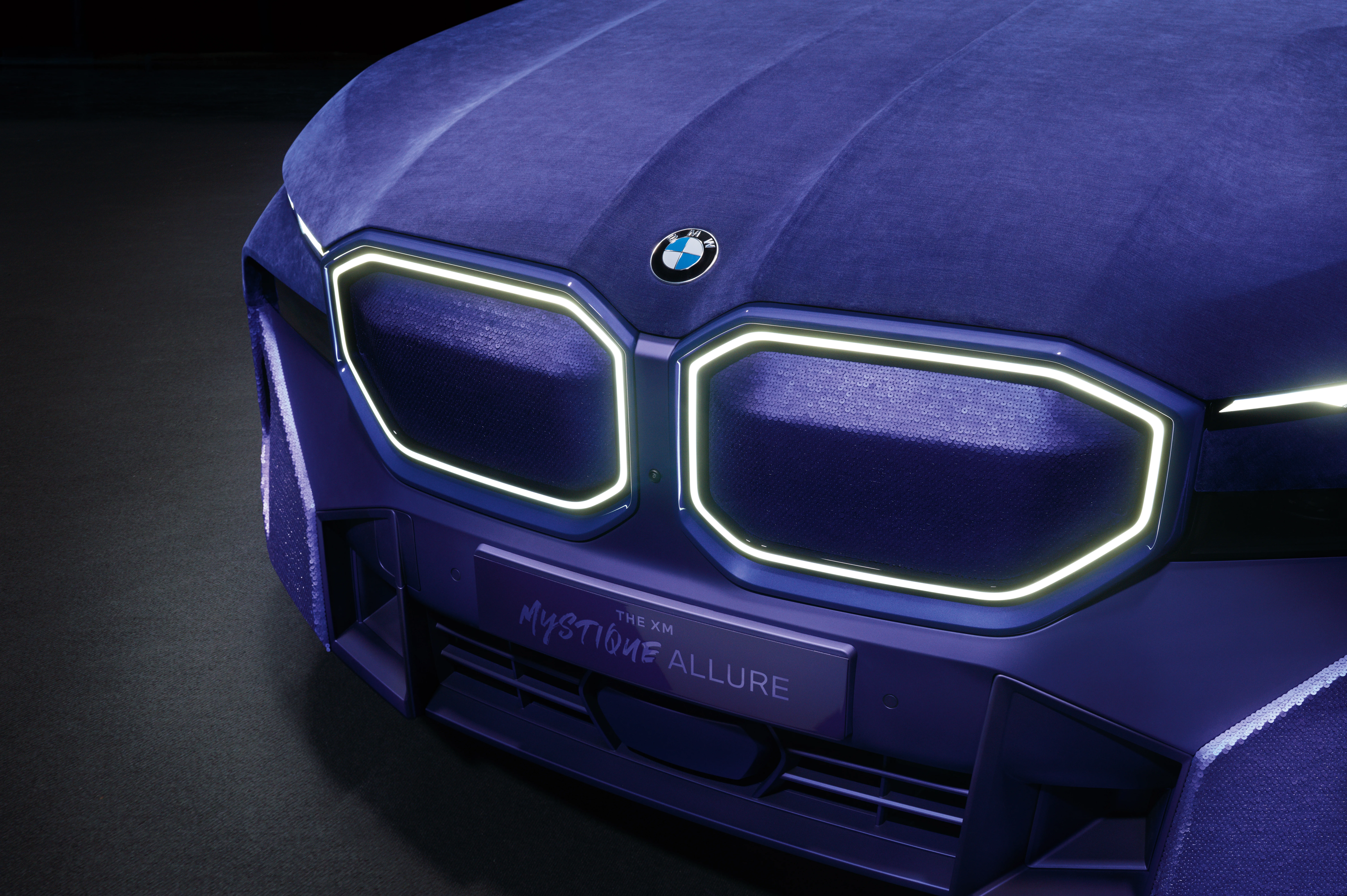BMW XM Mystique Allure – je avtomobilski supermodel na štirih kolesih