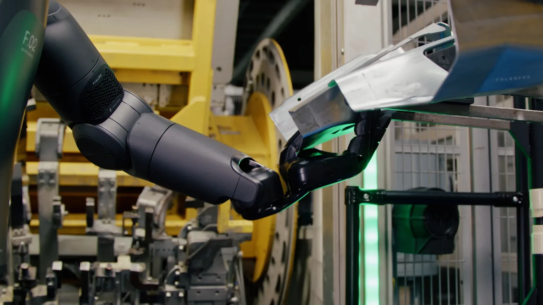 BMW že menja človeško delovno silo s humanoidnim robotom Figure 02