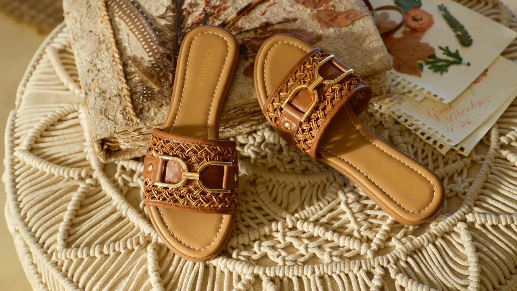 Boho stil za poletje 2026: trend, ki bo zamenjal tihi luksuz — z več svobode in manj dolgčasa