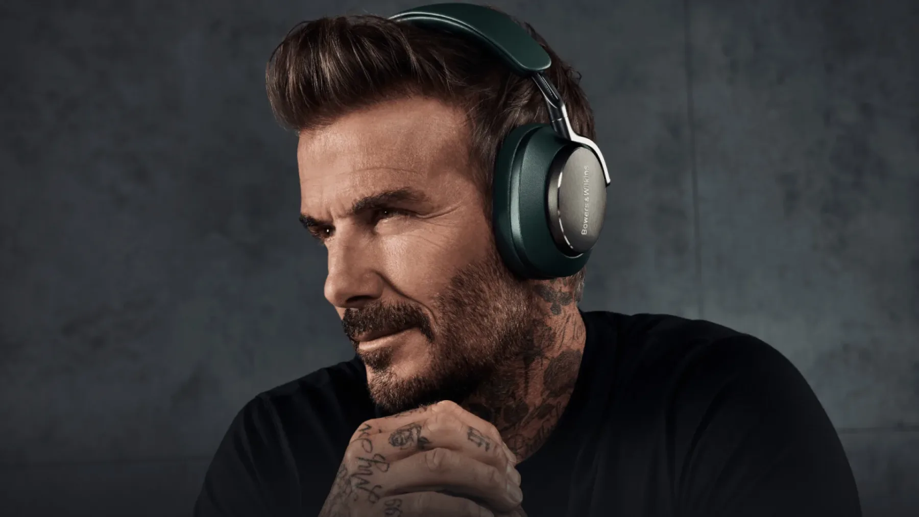 Bowers & Wilkins Px7 & Px8: Ruby Red in Dark Forest – slušalke, ki ne le zvenijo, ampak tudi izgledajo vrhunsko