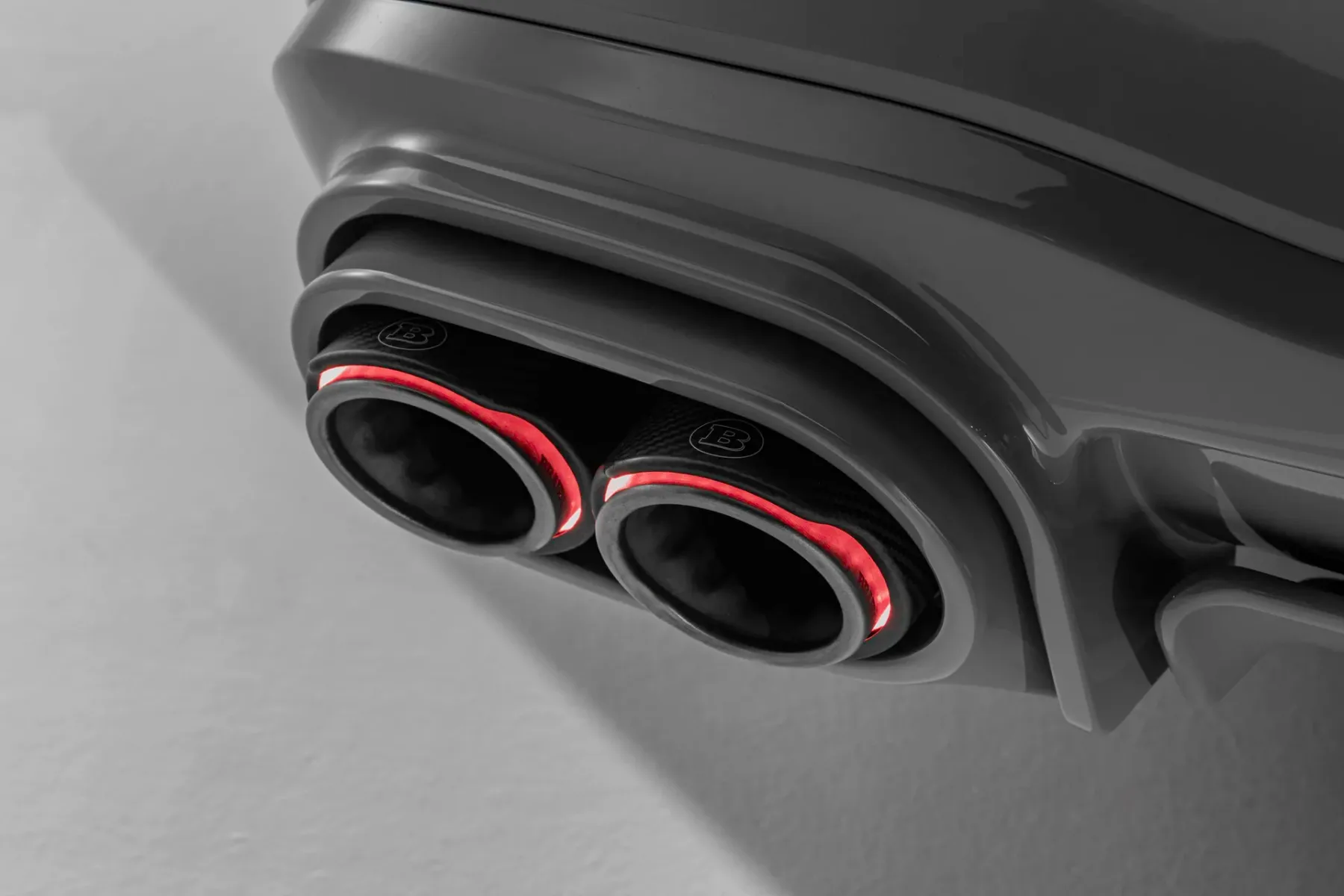 Brabus 1000 All Gray Sedan – Prva limuzina, ki je tako siva, da je ponovno postala kul