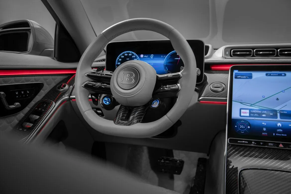 Brabus 1000 All Gray Sedan – Prva limuzina, ki je tako siva, da je ponovno postala kul