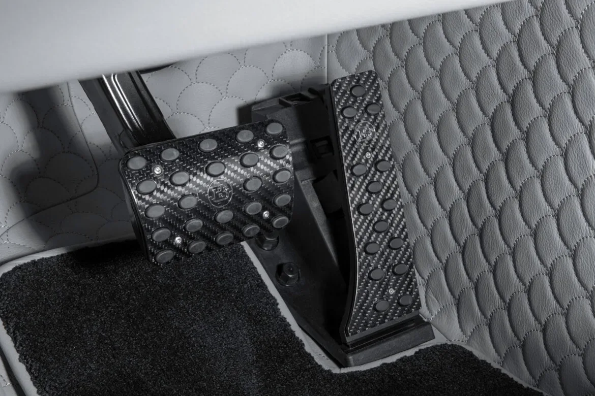 Brabus 1000 All Gray Sedan – Prva limuzina, ki je tako siva, da je ponovno postala kul