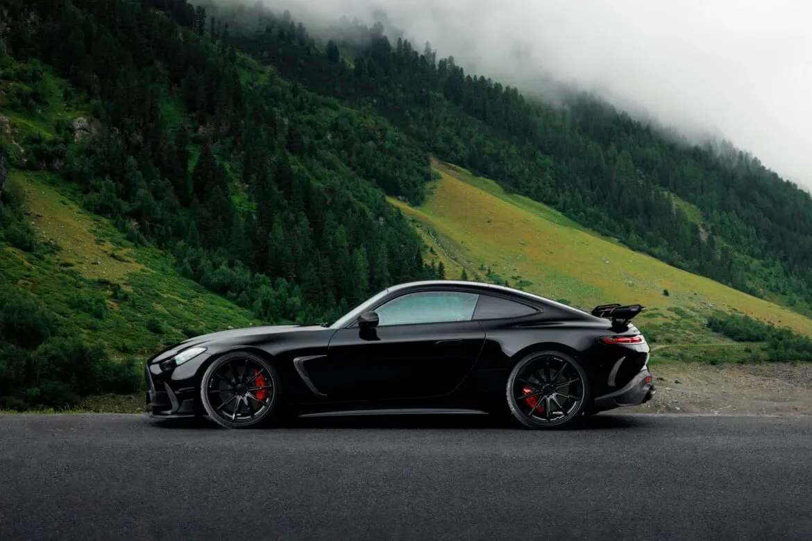 Brabus 1000 Mercedes-AMG GT 63 S Coupé – hibridna raketa z 1.000 konji, ki vas parkira v zemeljsko orbito