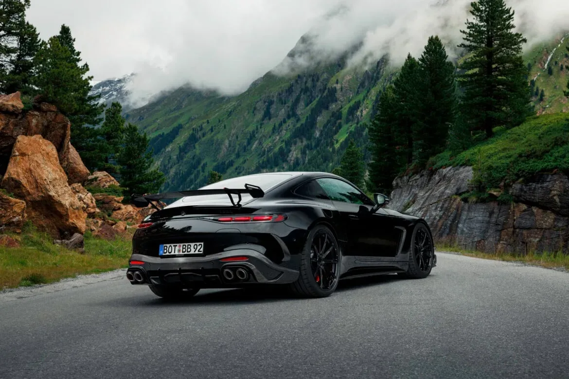 Brabus 1000 Mercedes-AMG GT 63 S Coupé – hibridna raketa z 1.000 konji, ki vas parkira v zemeljsko orbito