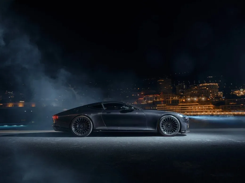 Brabus Bodo: Karbonska pošast z V12 motorjem in 1.000 konji, ki se norčuje iz hibridov