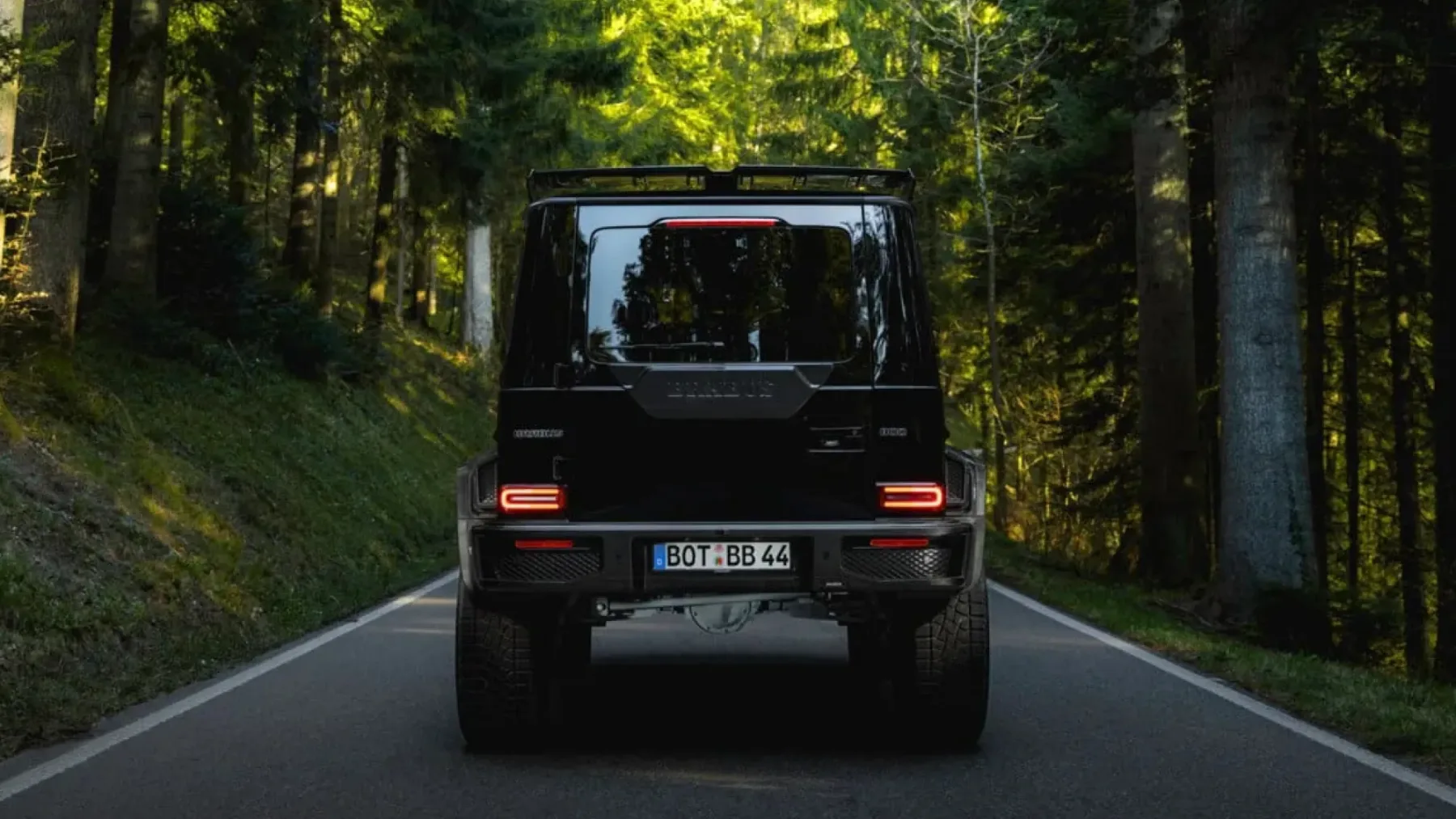 BRABUS XL 800: SUV, ki ga v Monaku vozijo le tisti z zasebnim otokom – in ki jim je Rolls-Royce Cullinan predolgočasen