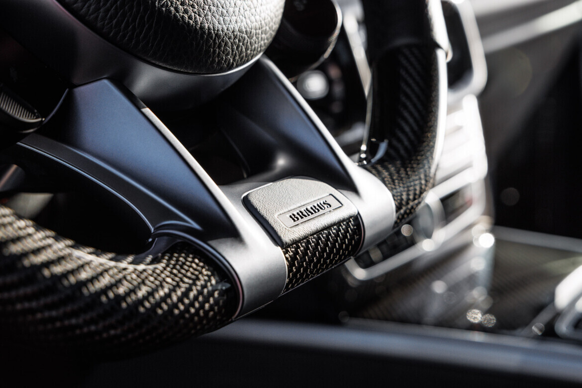 BRABUS XLP 900 6×6 Superblack: Neustavljiva moč in luksuz