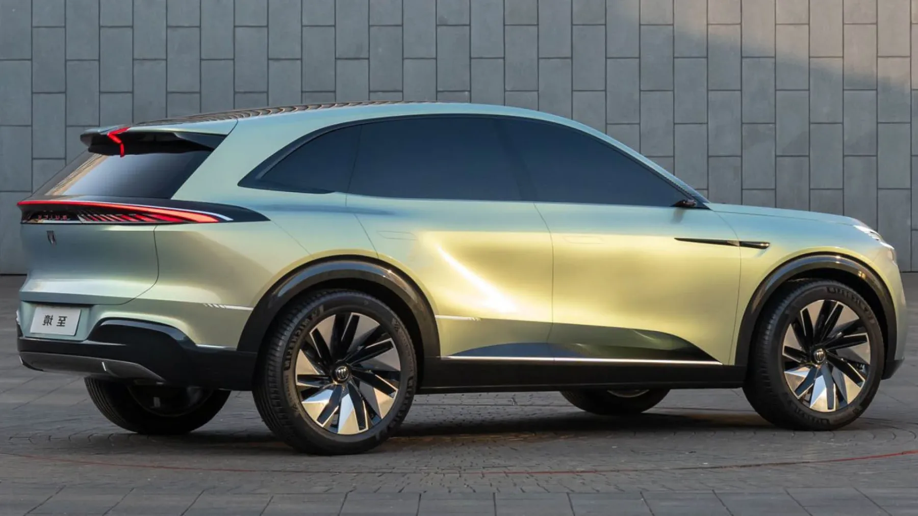 Buick Electra SUV Concept 2025 – futuristični križanec z 900-voltno dušo, 640 kW polnjenjem in barvo, ki menja razpoloženje