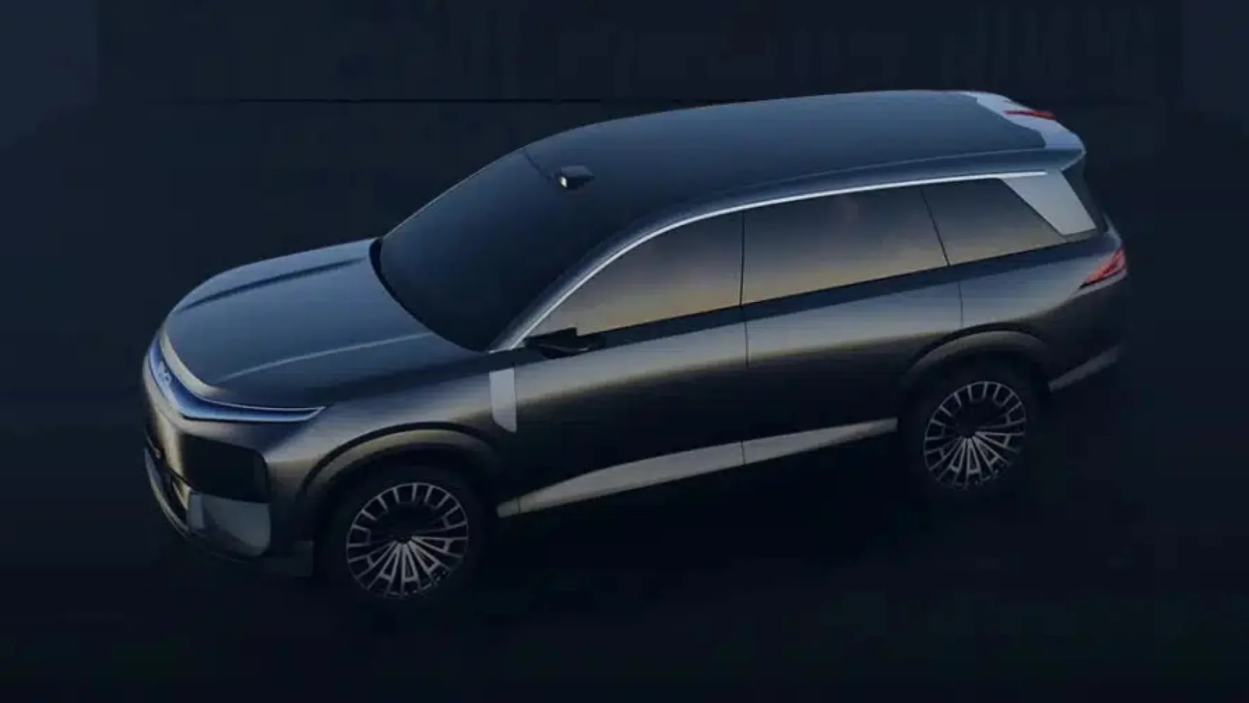BYD Dynasty D: Kitajski kralj SUV-jev, ki napada Audi Q8 s samomorilskimi vrati