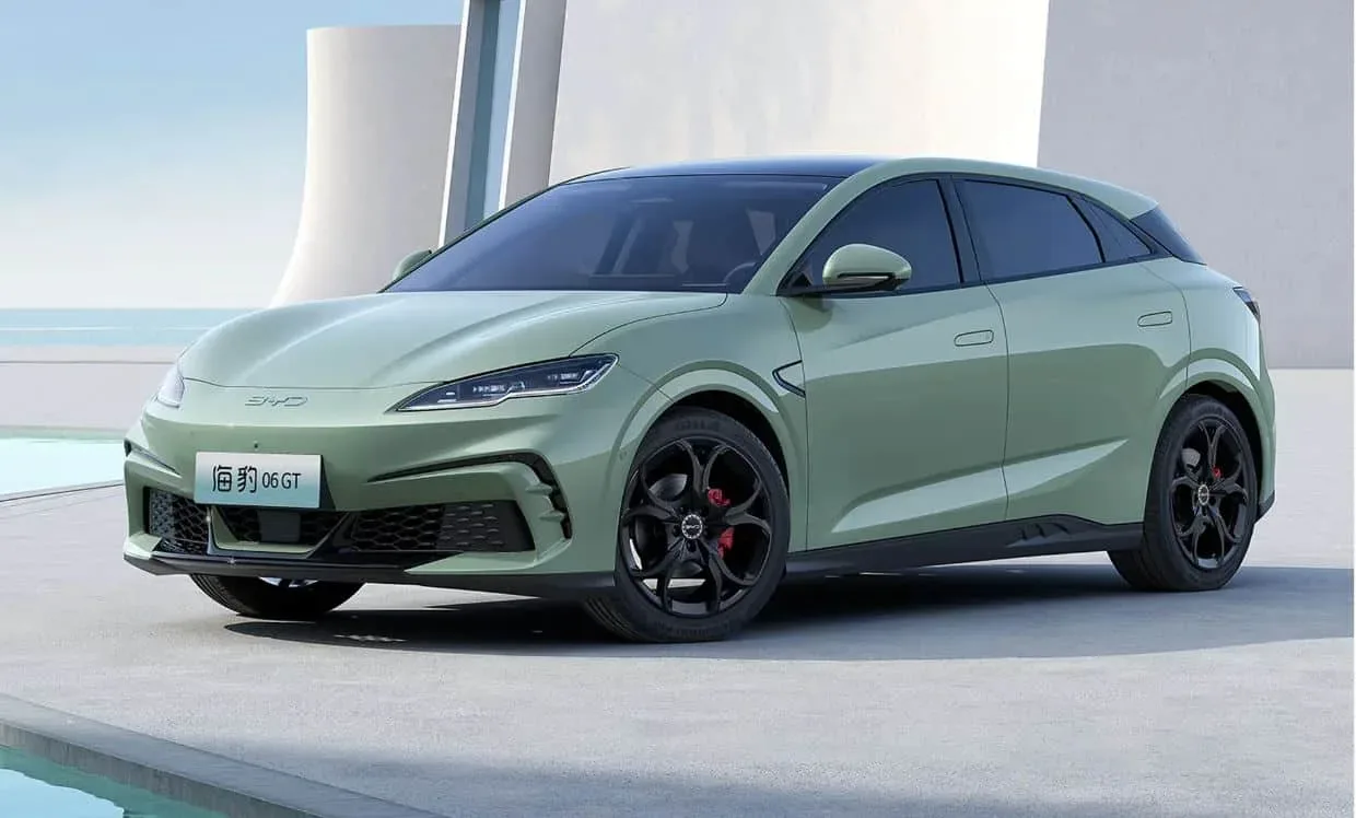 BYD Seal 06 GT: električna raketa za mlajšo generacijo je pravzaprav kitajski VW Golf