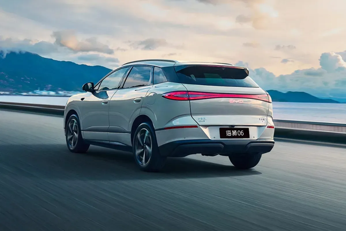 BYD Sealion 06 DM-i (2026): 310 km na elektriko, 1.845 km skupaj in cena, ki jemlje dih