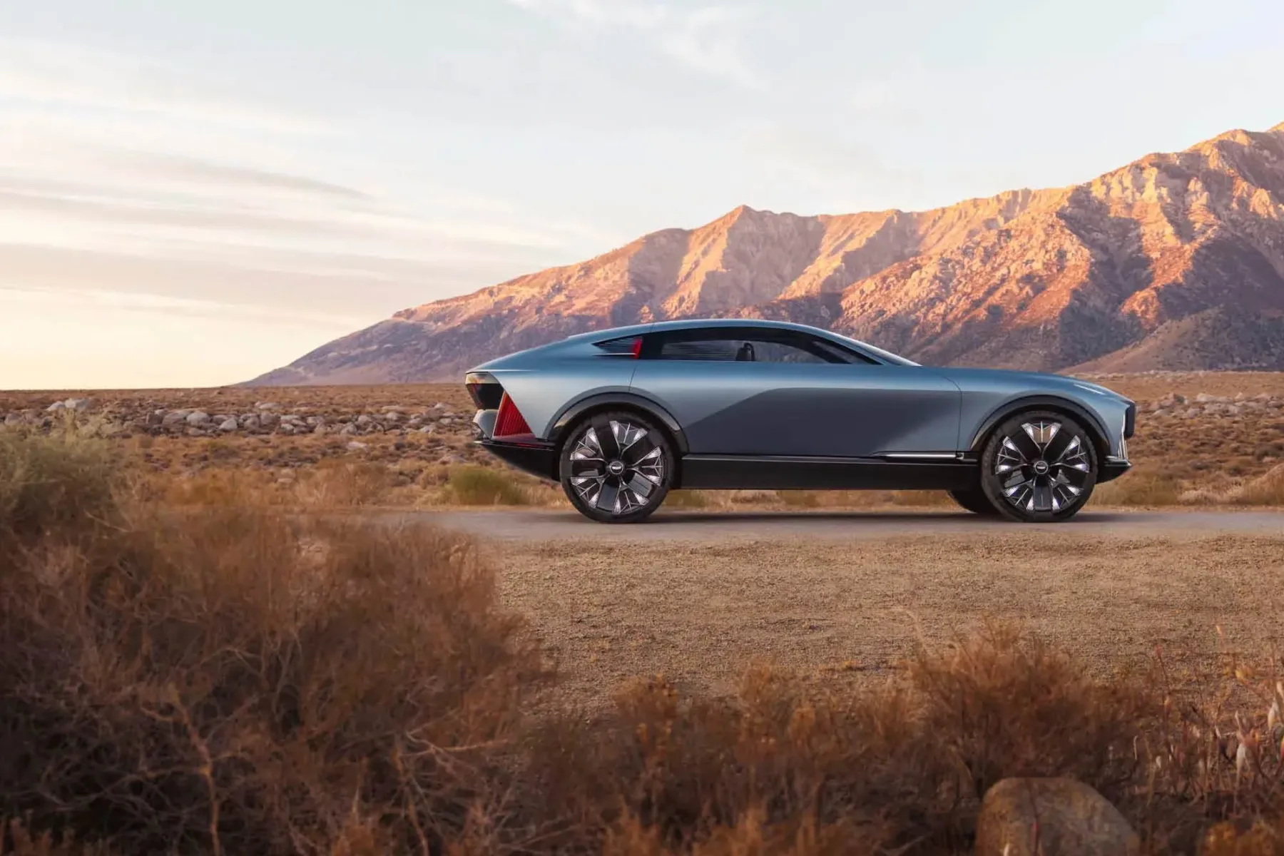 Cadillac Elevated Velocity: koncept z gullwing vrati, puščavskim apetitom in wellnessom za volanom