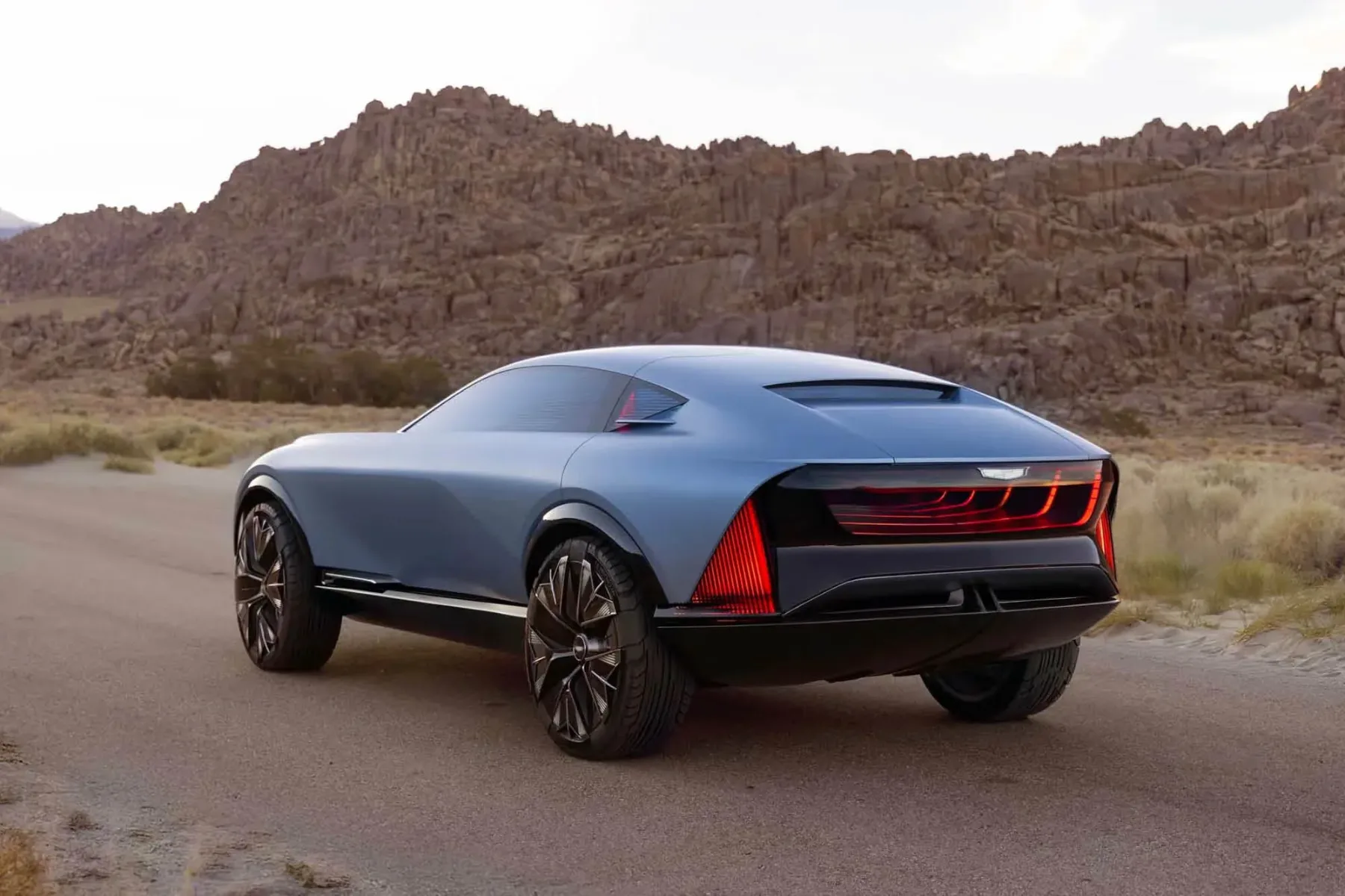 Cadillac Elevated Velocity: koncept z gullwing vrati, puščavskim apetitom in wellnessom za volanom