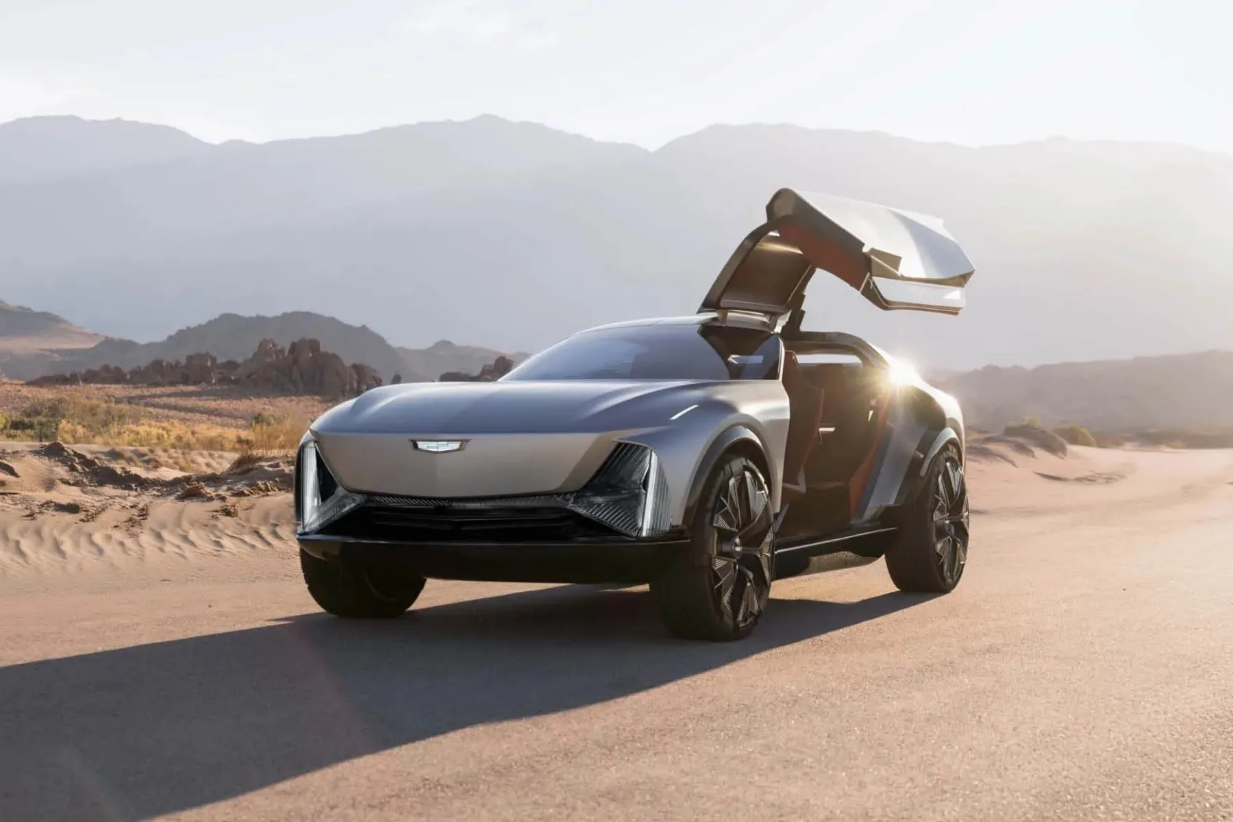 Cadillac Elevated Velocity: koncept z gullwing vrati, puščavskim apetitom in wellnessom za volanom