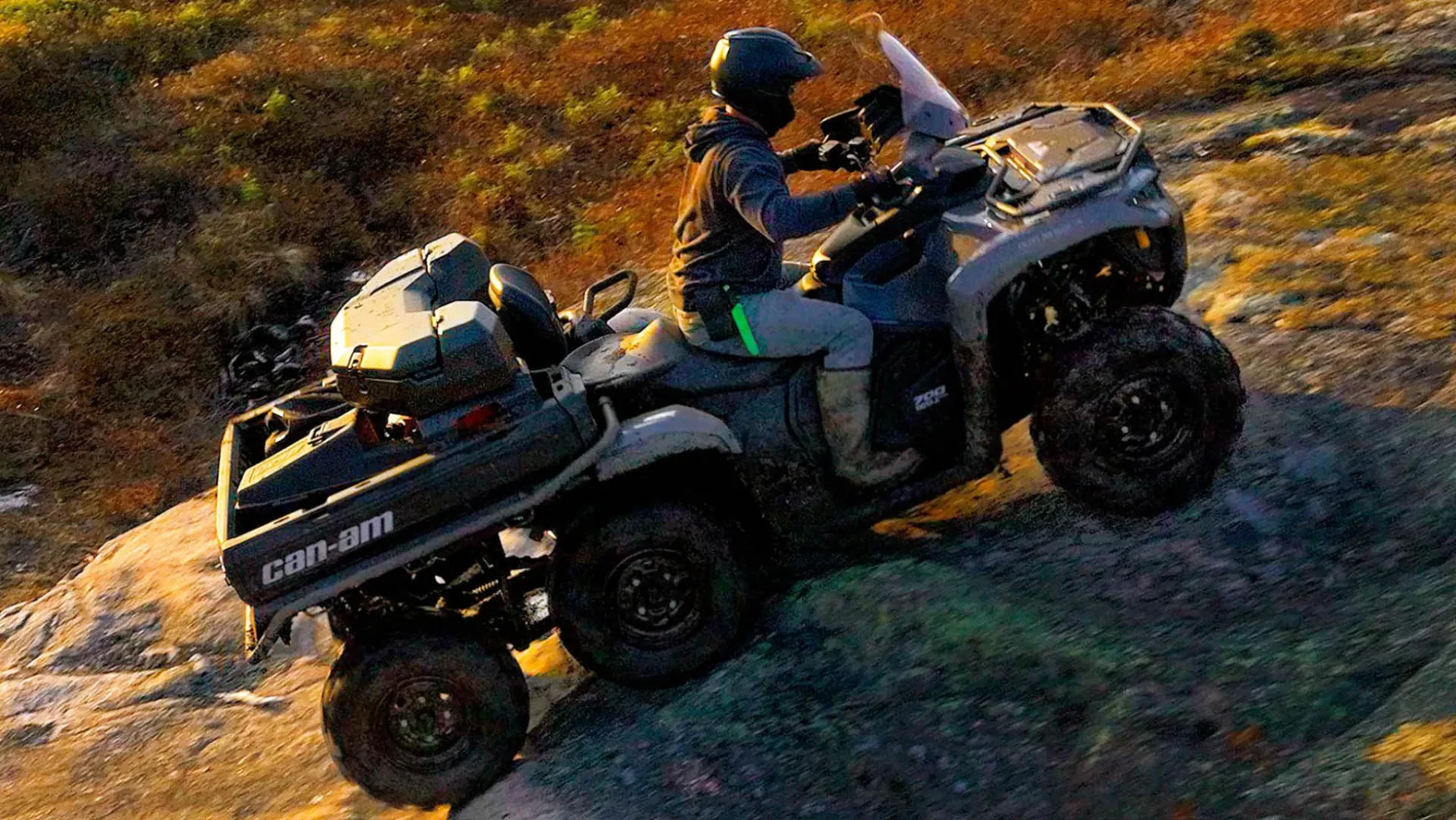 Can‑Am Outlander MAX 6×6 Backcountry 1000R (2026) – delovni mulc s šestorico koles in 101 “konjem”