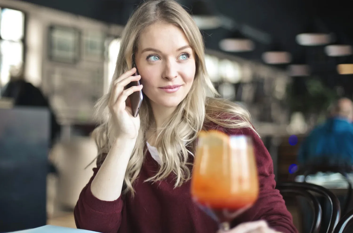 Če sovražiš telefonske klice in raje tipkaš sporočila, imaš verjetno to redko osebnostno lastnost!