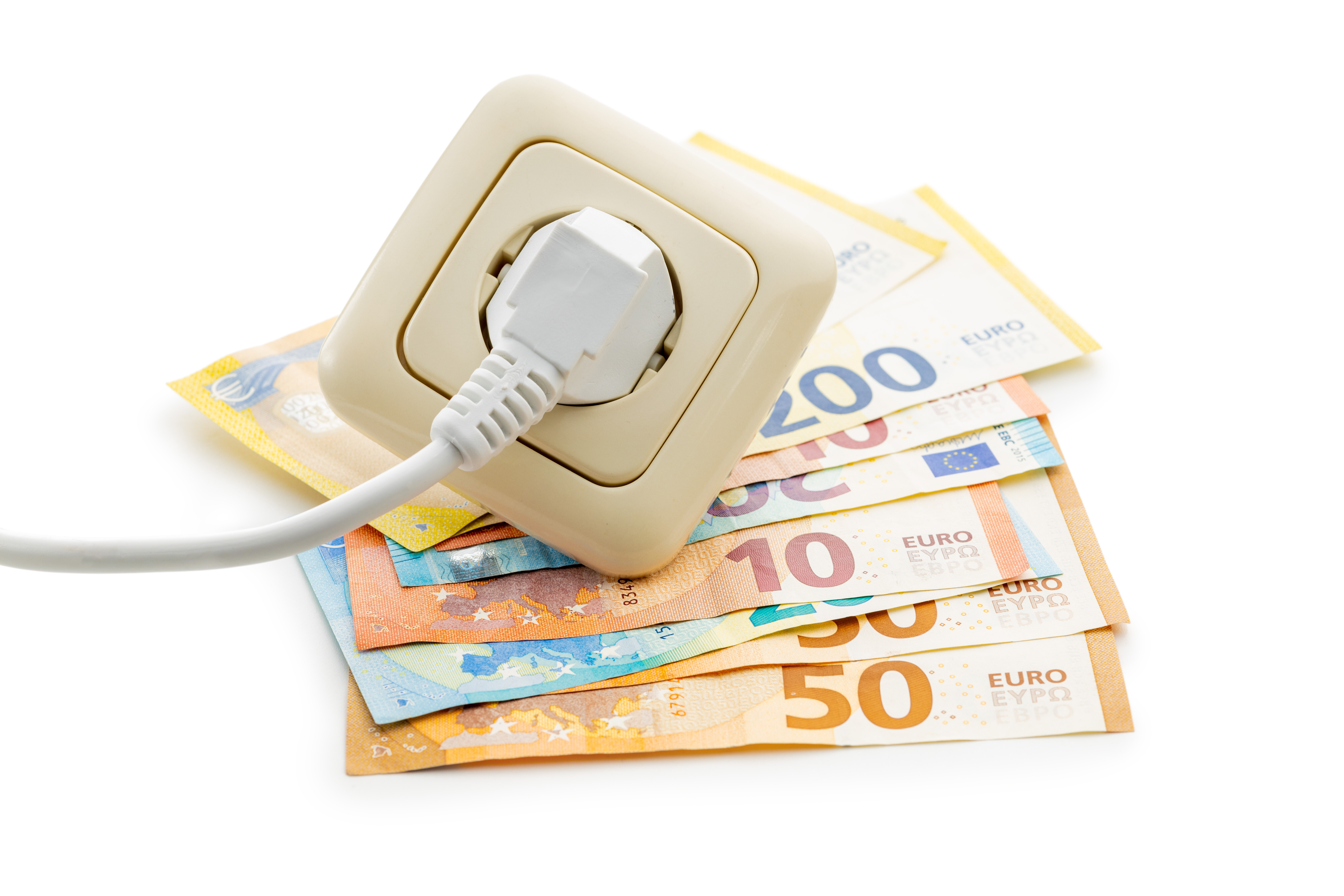 Če želite zmanjšati račun za elektriko, iz vtičnice nujno izklopite te naprave
