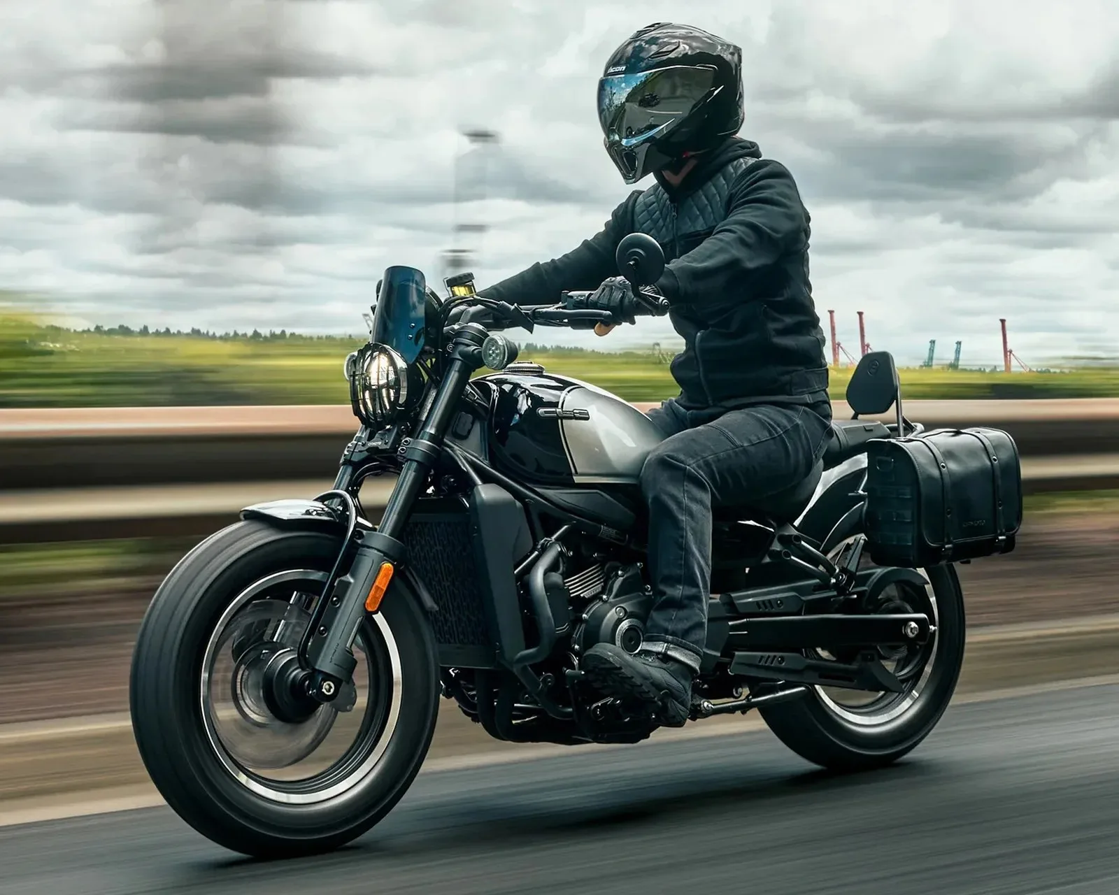 CFMoto 450CL-C (2027): Moderni "kruzer", ki dokazuje, da vrhunski stil ne potrebuje bančnega kropa