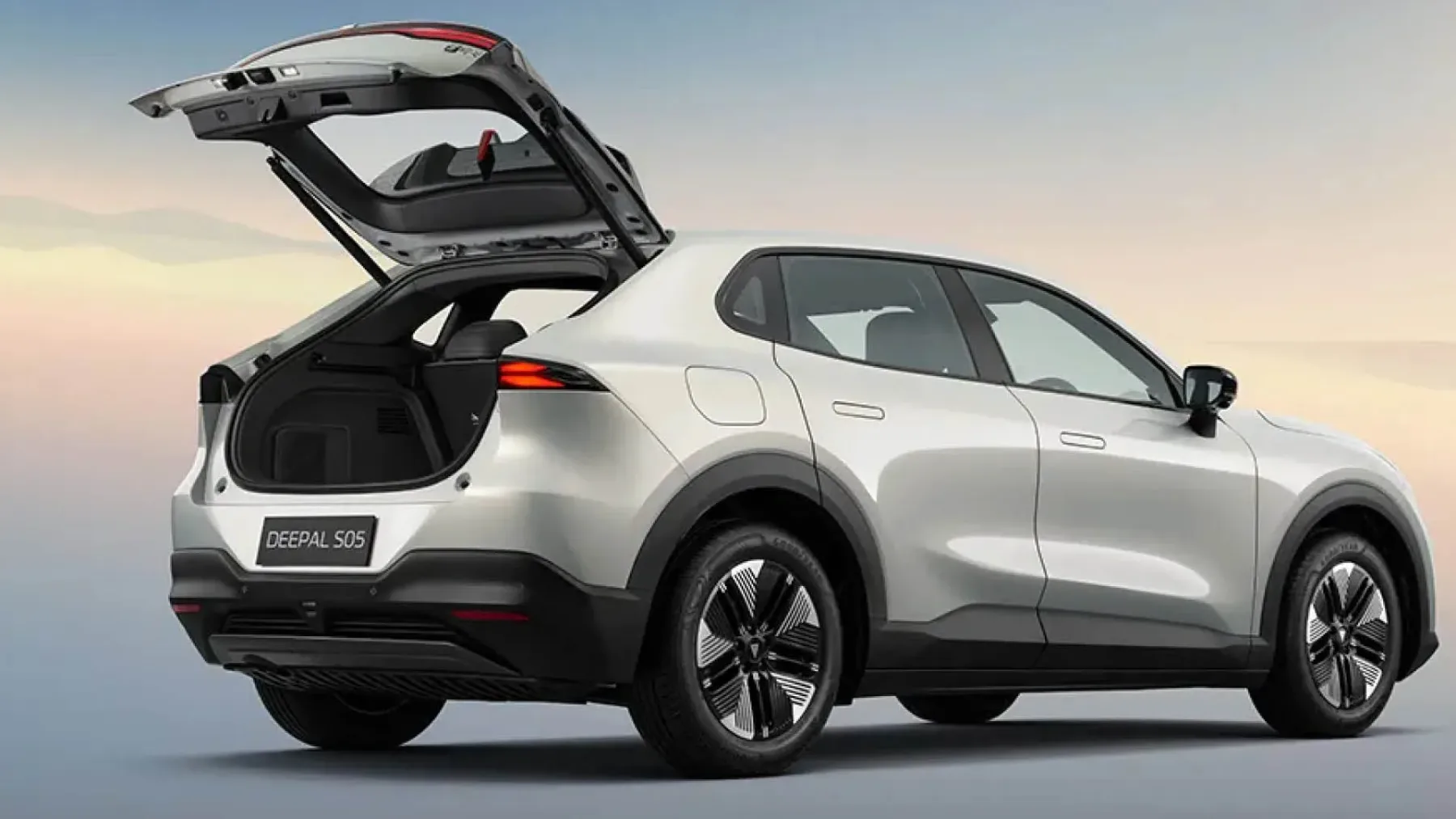 Changan Deepal S05: Električni SUV, ki krade poglede Evrope