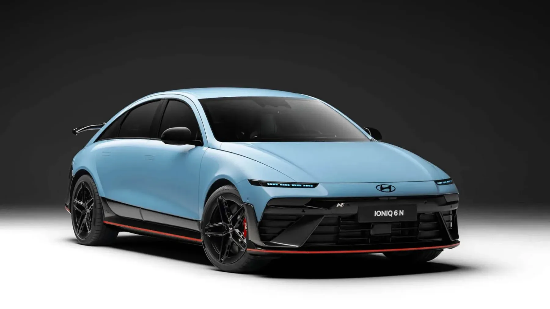 Čisti nesmisel – novi Hyundai Ioniq 6 N (2026) – 641 KM električni projektil, ki tiho kriči po ovinkih