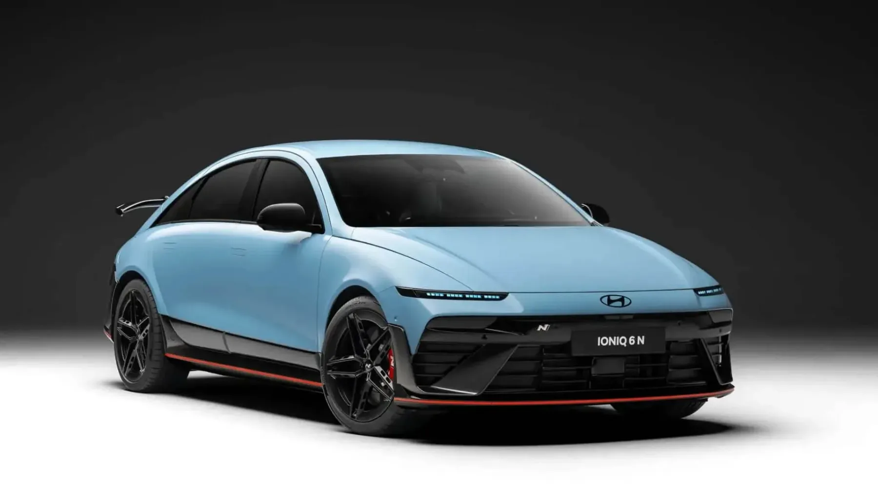 Čisti nesmisel – novi Hyundai Ioniq 6 N (2026) – 641 KM električni projektil, ki tiho kriči po ovinkih