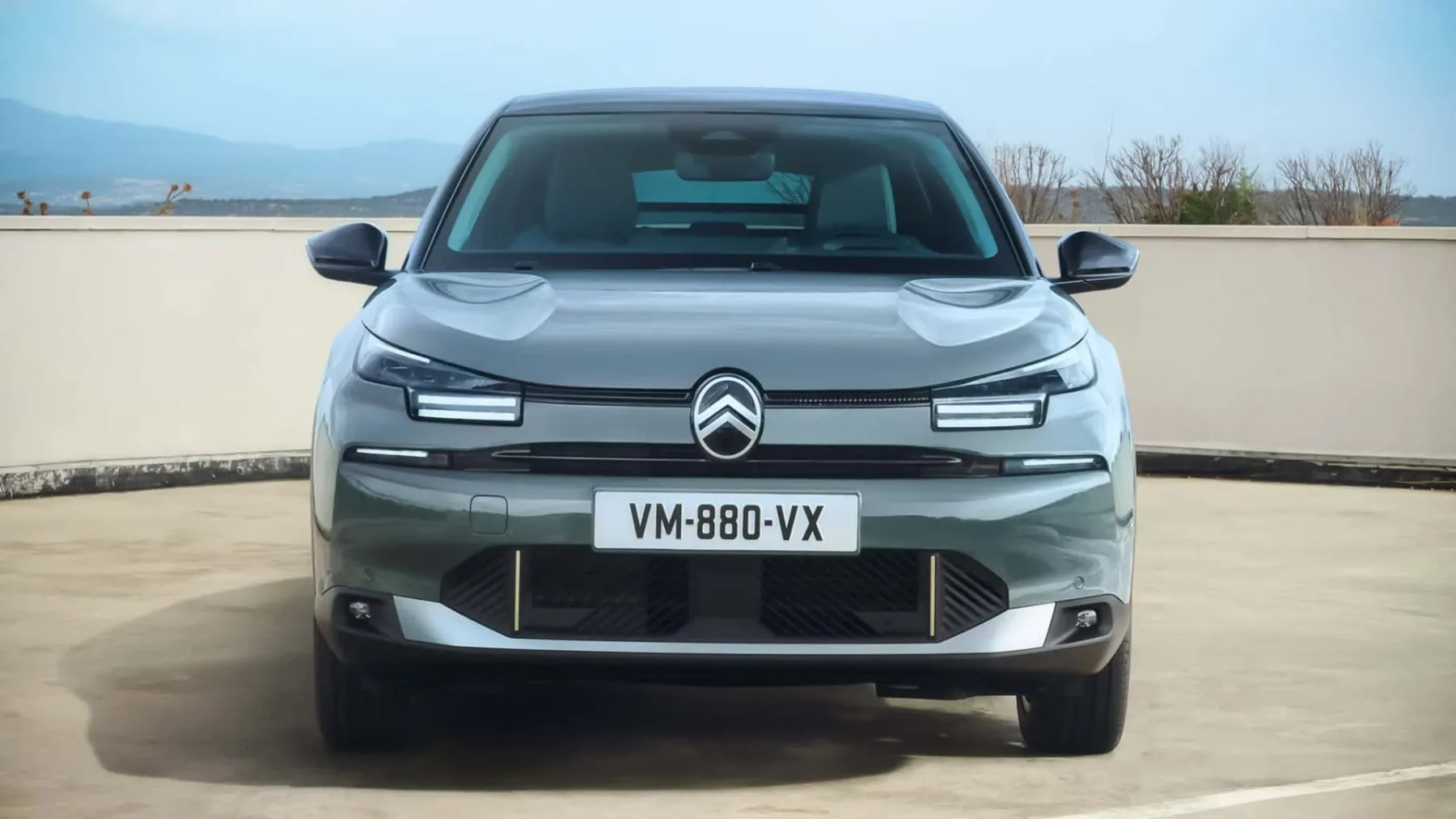 Citroën C4 in C4X 2025: Francoska eleganca v kompaktnem razredu