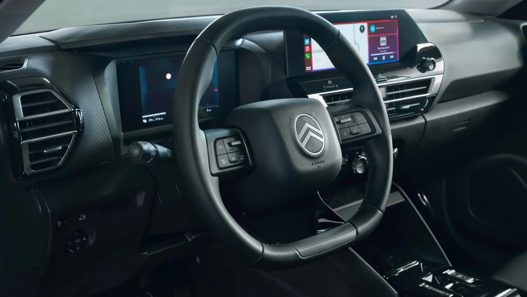 Citroën C4 in C4X 2025: Francoska eleganca v kompaktnem razredu