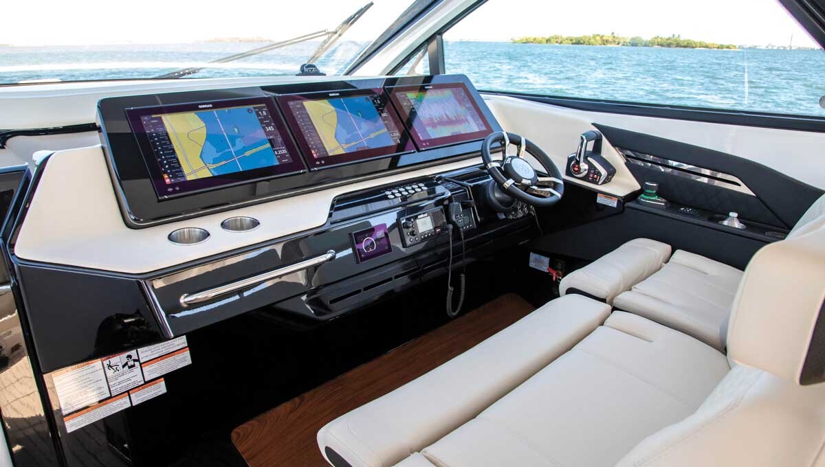 Cruisers Yachts 50 GLS