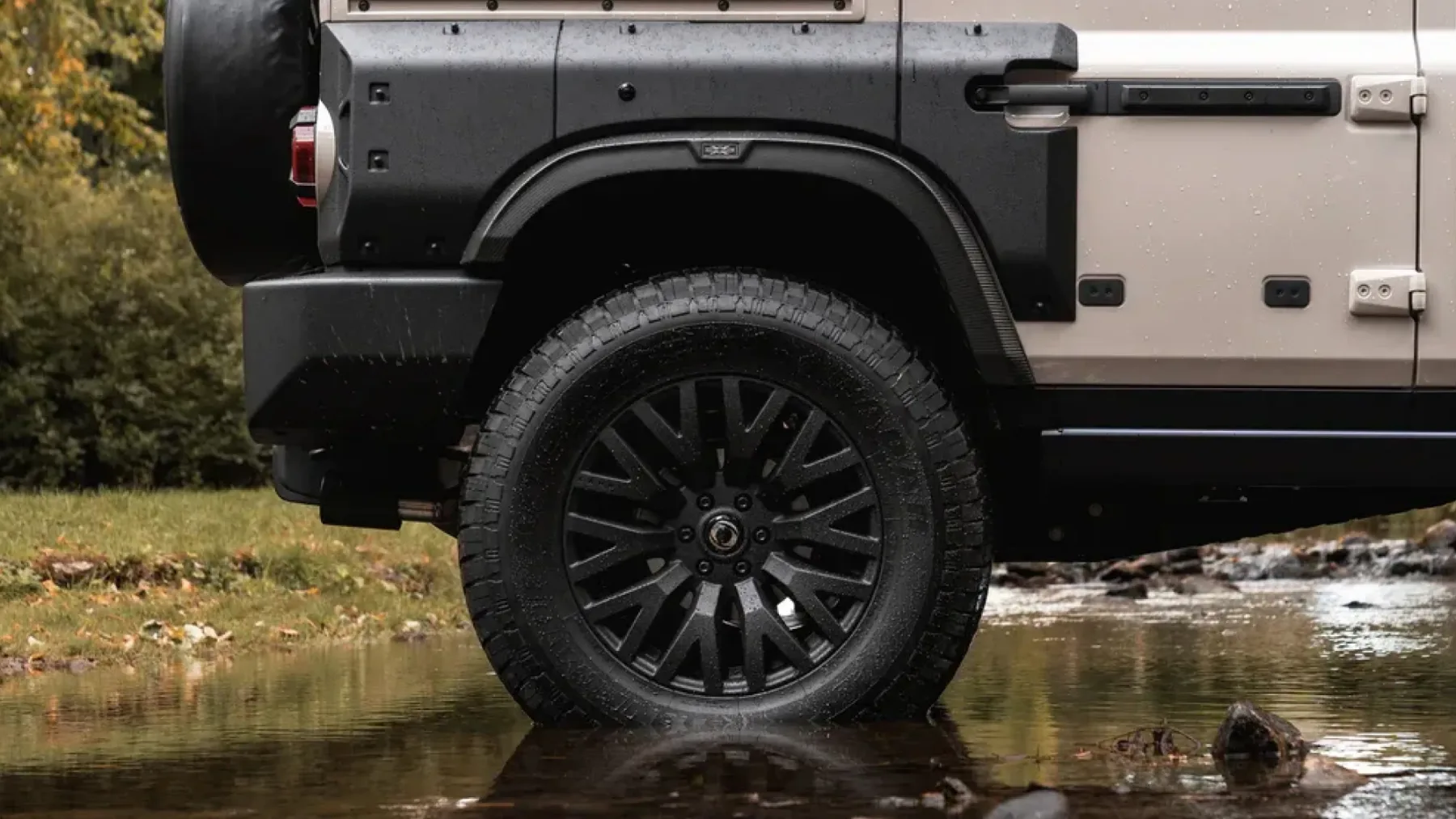 CTC Ineos Grenadier Series II Expedition: ko Land Rover Defender sreča Jamesa Bonda v škornjih