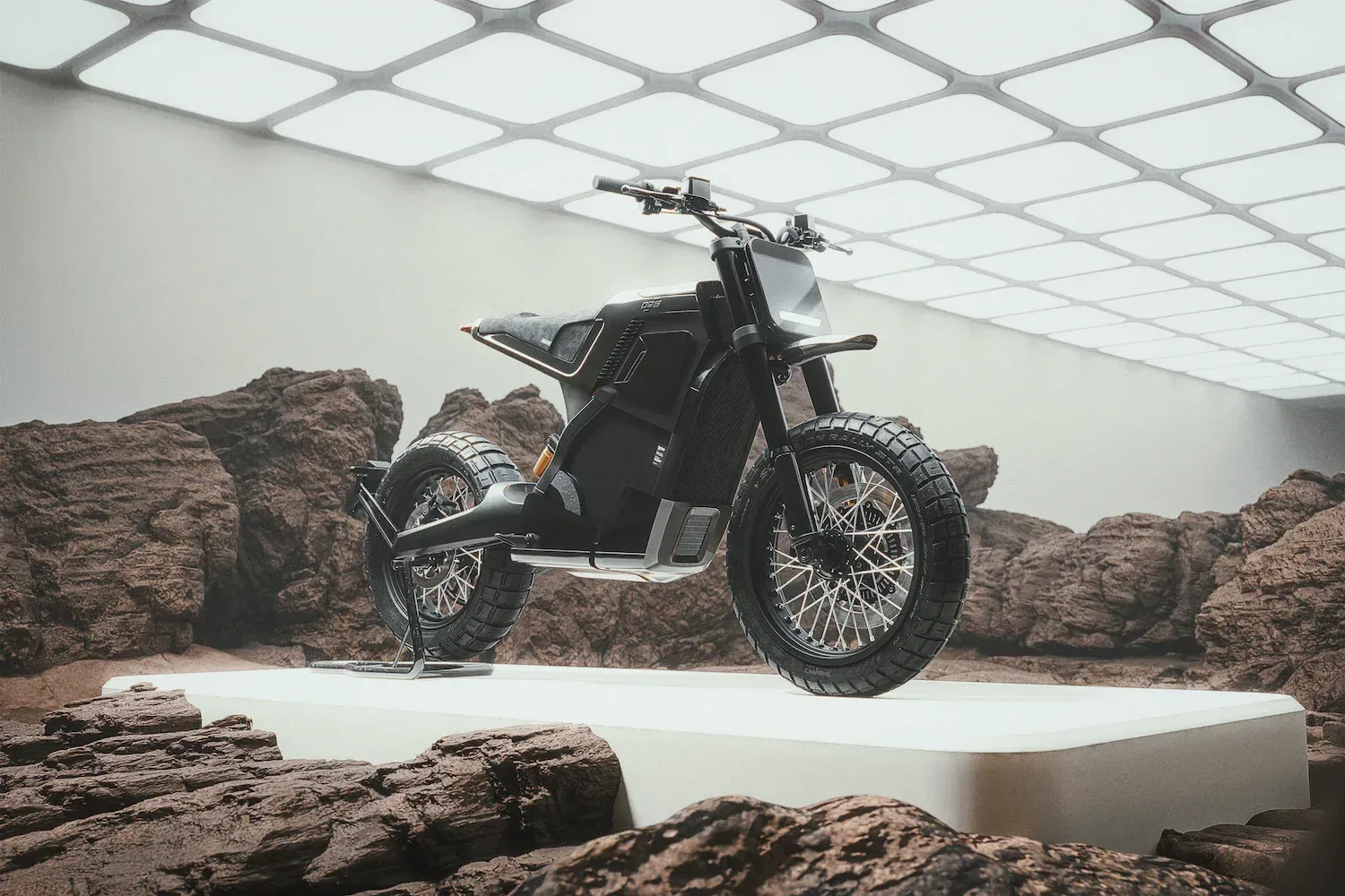 Dab Motors 1αX Electric Scrambler: leteči Francoz z dušo dirtkrosarja in umom iz vesolja