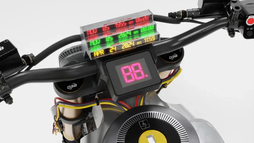 DAB Motors oživlja legendarnega DeLoreana iz filma »Nazaj v prihodnost« kot električni motocikel