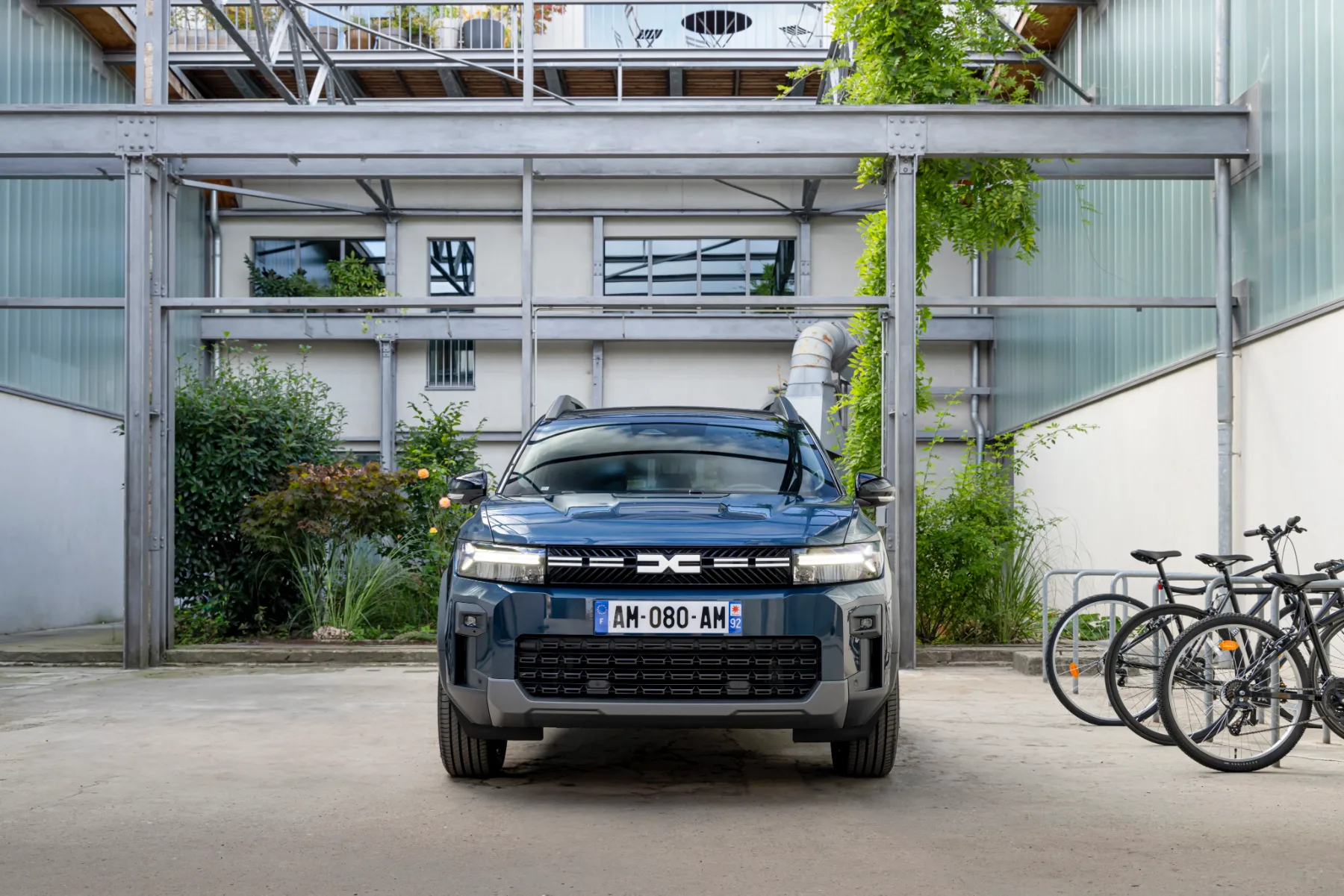 Dacia Bigster 2025: vstop v C-Segment z velikimi ambicijami, a pozor!