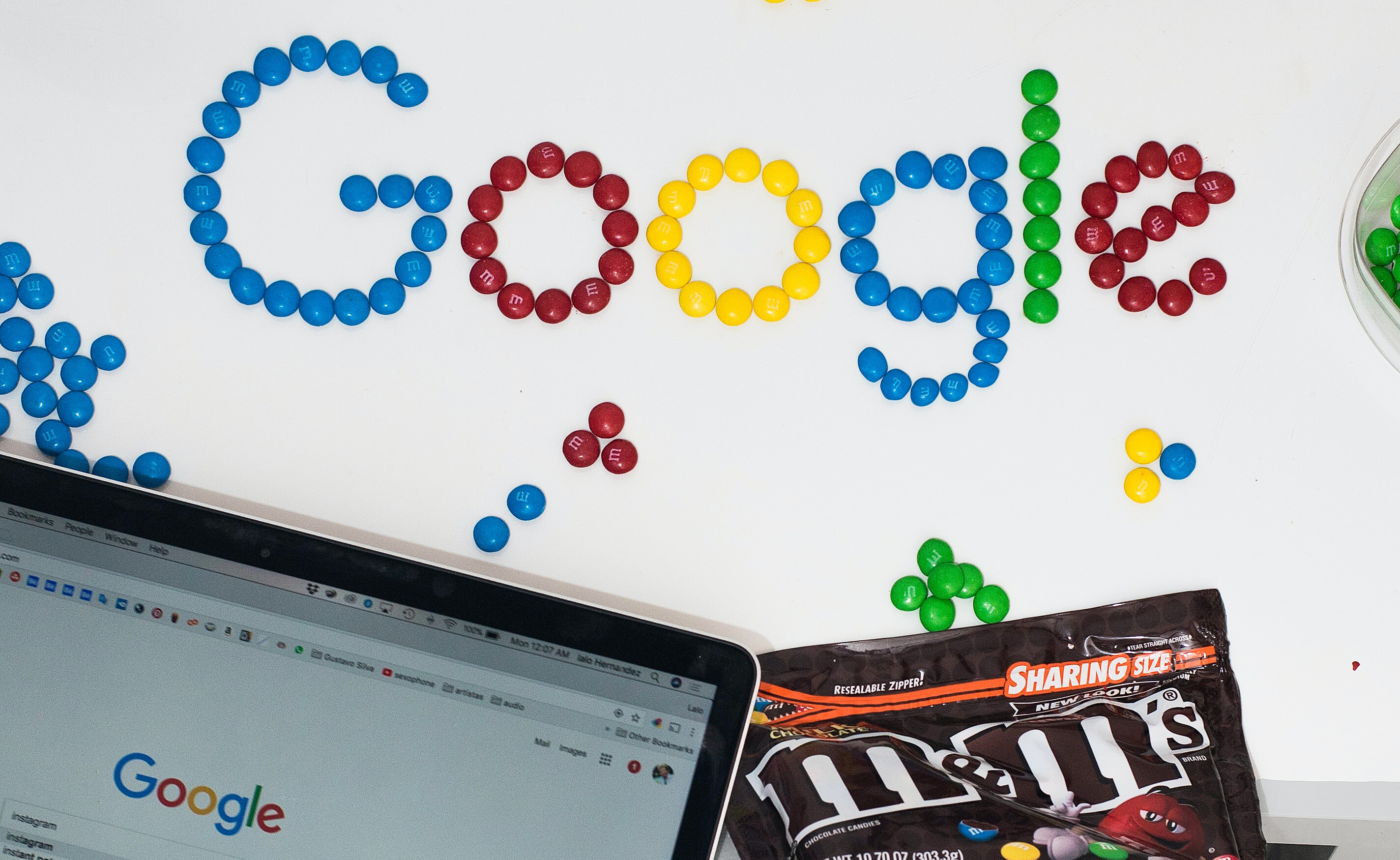 Danes Google praznuje 25 let: Od ananasov do pikslov, to je popotovanje tehnološkega velikana