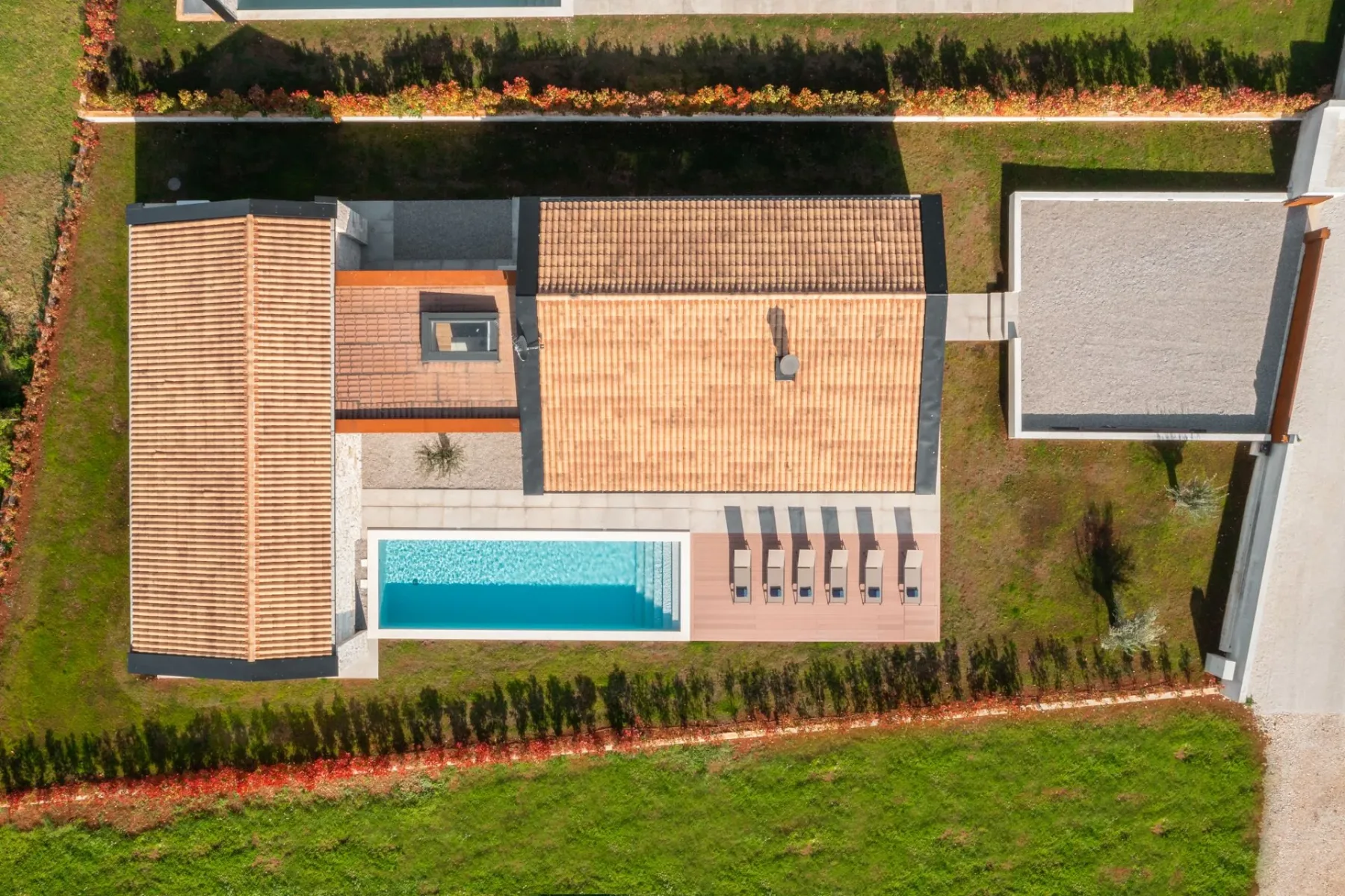Design Villa Oliba v srcu Istre: kjer se arhitekturni minimalizem potopi v sredozemsko spokojnost