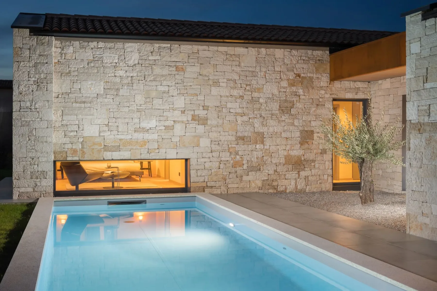 Design Villa Oliba v srcu Istre: kjer se arhitekturni minimalizem potopi v sredozemsko spokojnost
