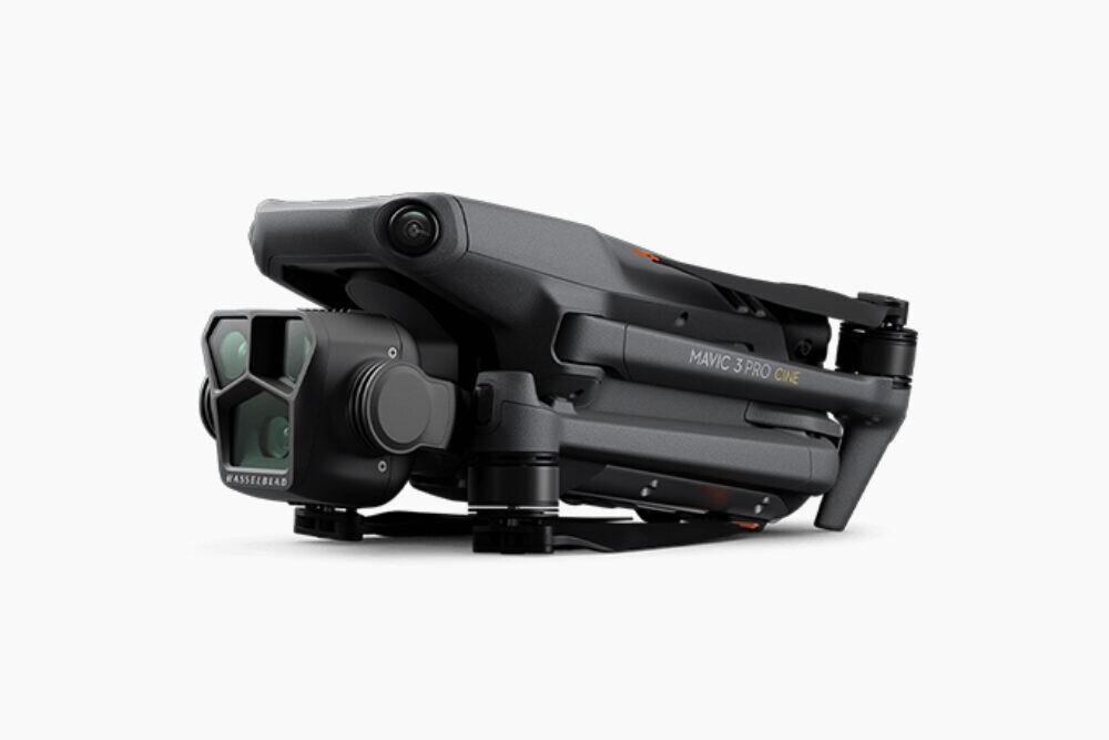 DJI Mavic 3 Pro: letalski filmski studio s sistemom treh leč