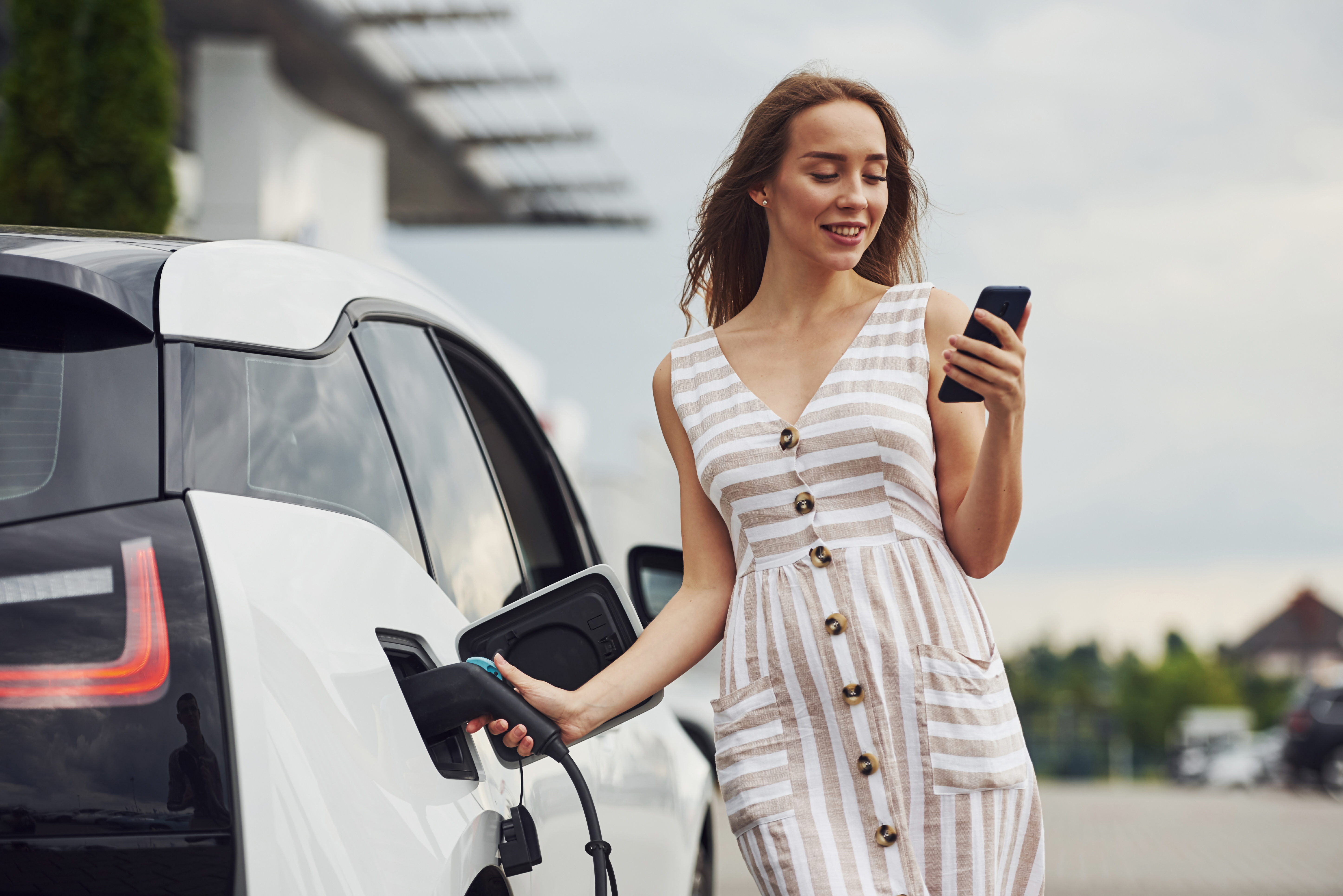 Do 60% cenejši električni avtomobili za podjetja v primerjavi z običajnimi? Gre Slovenija po poti Norveške? (Odbitek DDV za električne avtomobile)
