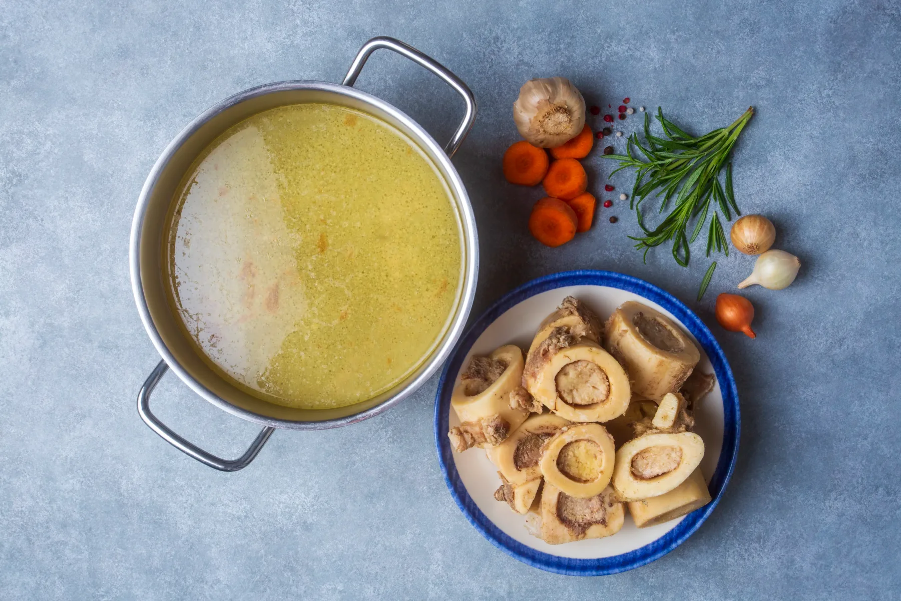Domači kolagen, ki pomlajuje od znotraj in zunaj: recept za naravni eliksir, ki dela čudeže in stane 10-krat manj kot kolagen iz škatlice