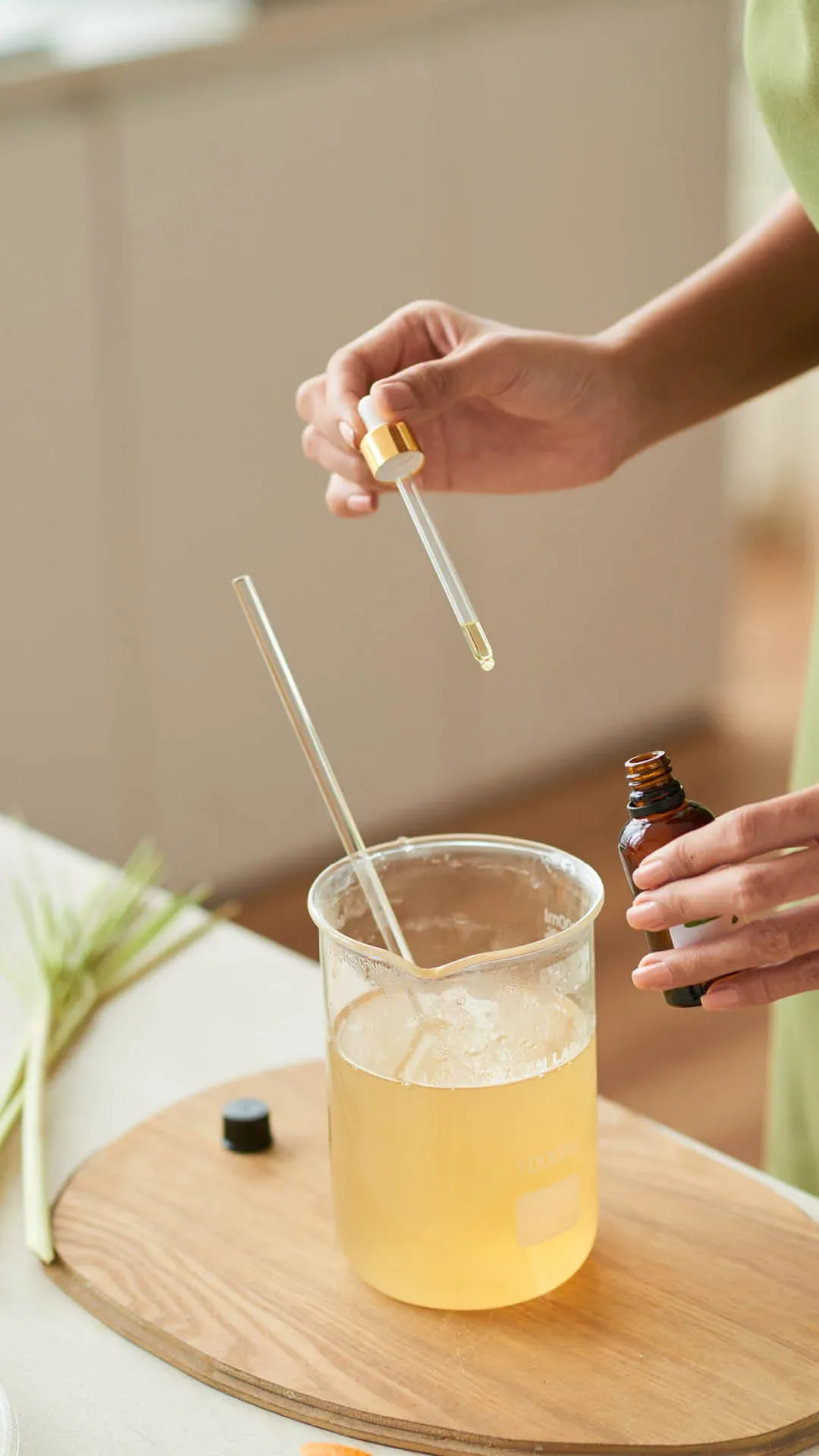Domači naravni tonik za vsak tip kože: recept za sijočo, zdravo kožo, ki ti bo hvaležna