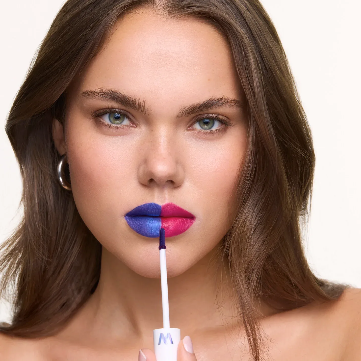 Domači recept z vazelinom za naravno rožnate ustnice, ki jih obarva lepše kot Wonderskin Lip Stain