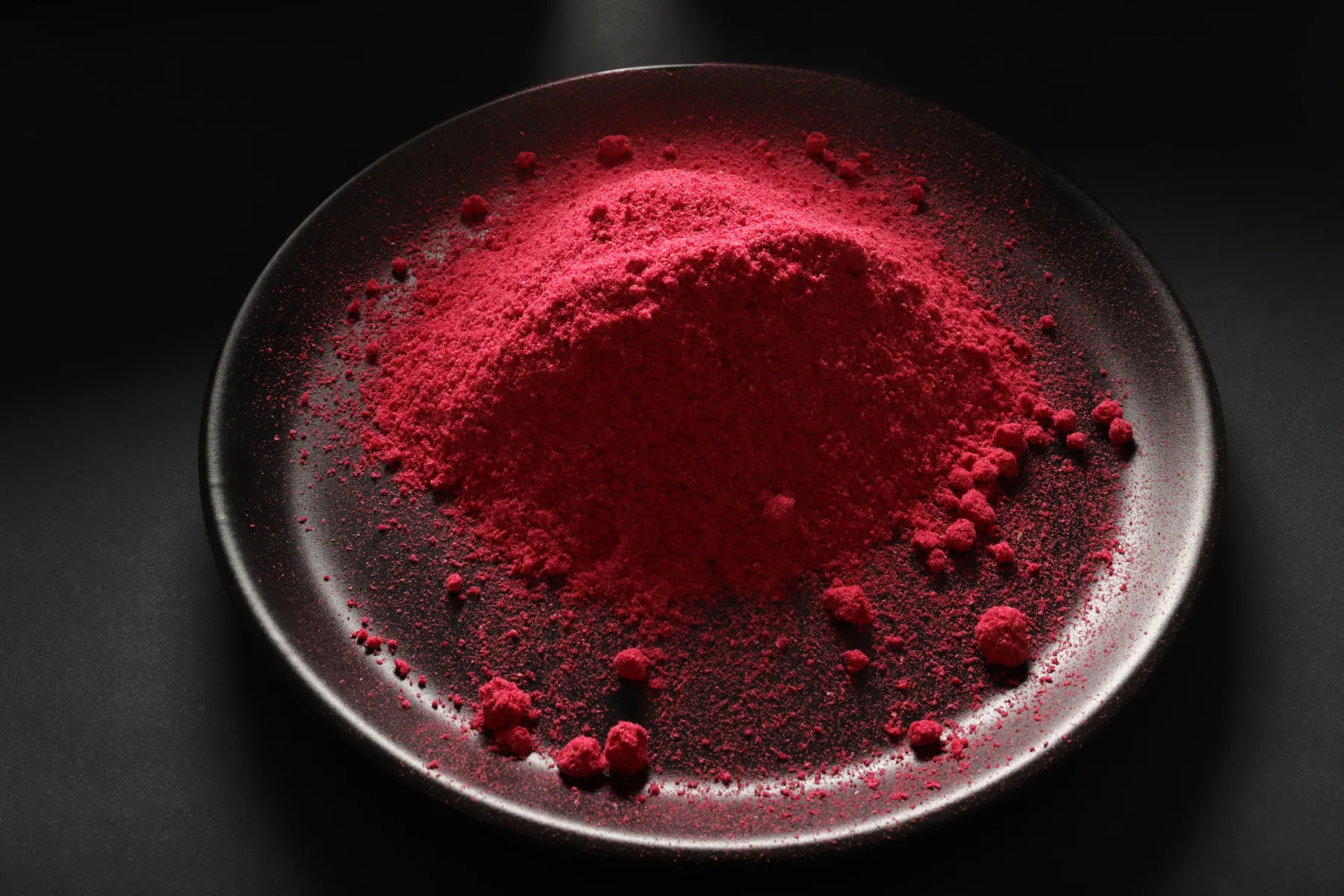 Domači recept z vazelinom za naravno rožnate ustnice, ki jih obarva lepše kot Wonderskin Lip Stain