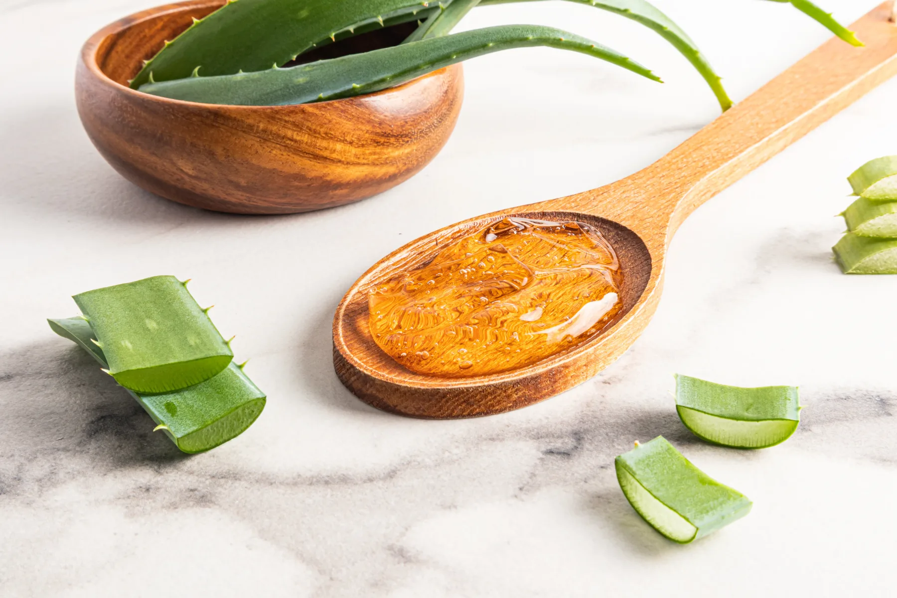 Domači serum z vitaminom C: beauty ritual, ki zbriše utrujenost in poudari sijaj tvoji koži