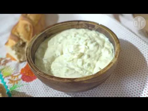 Domači tzatziki kot iz grške taverne: skrivnost je v eni pomembni sestavini