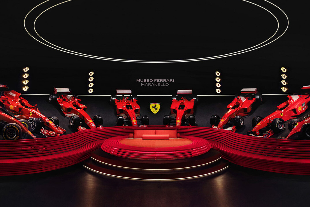 Doživite nočno avanturo v muzeju Ferrari z najbolj nenavadnim Airbnb: Maranello vas kliče!