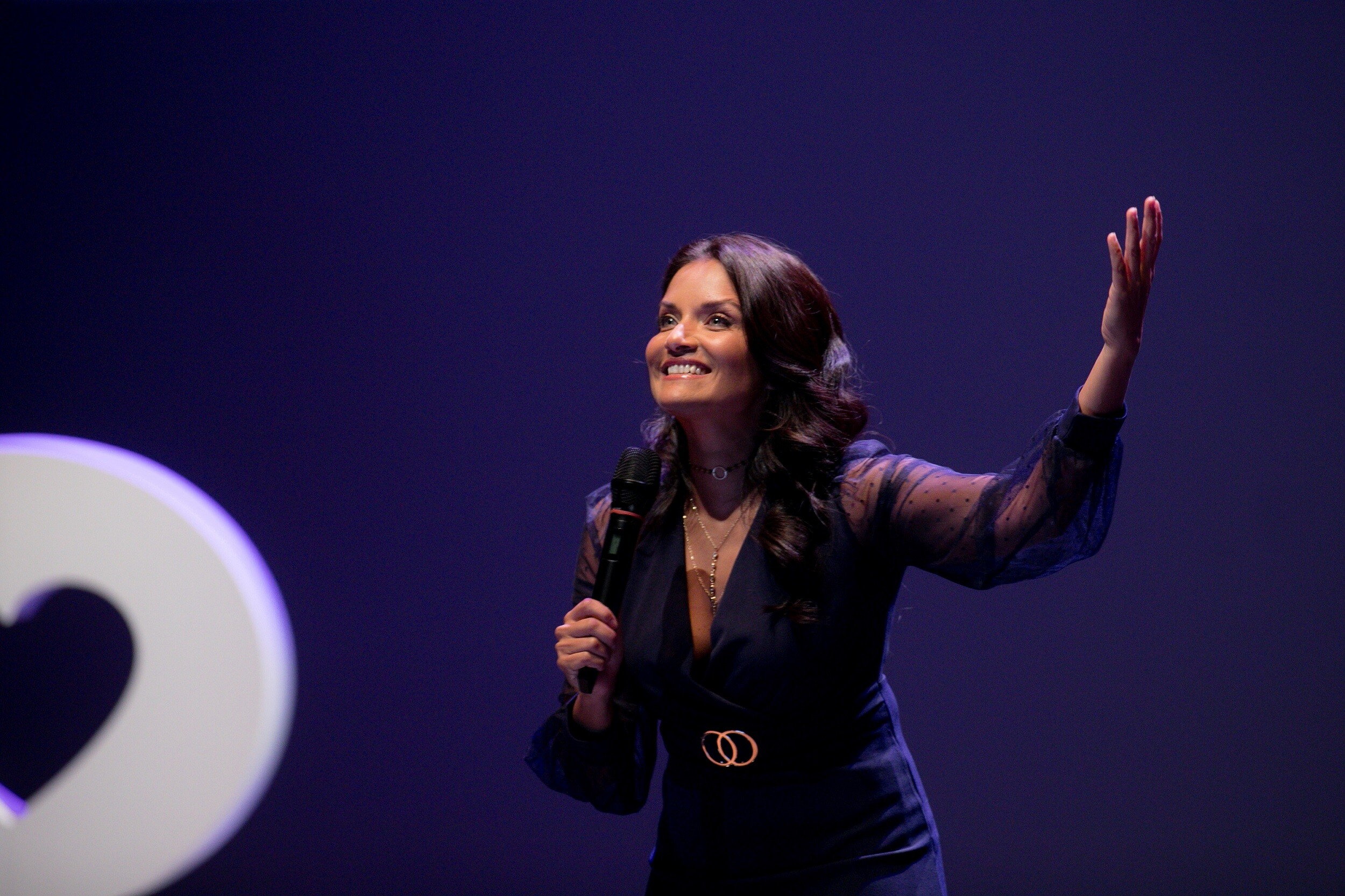 dr. Shefali Tsabary in Jelena Djoković slovenskim staršem sporočata: »Svet lahko popravimo z evolucijo staršev.«